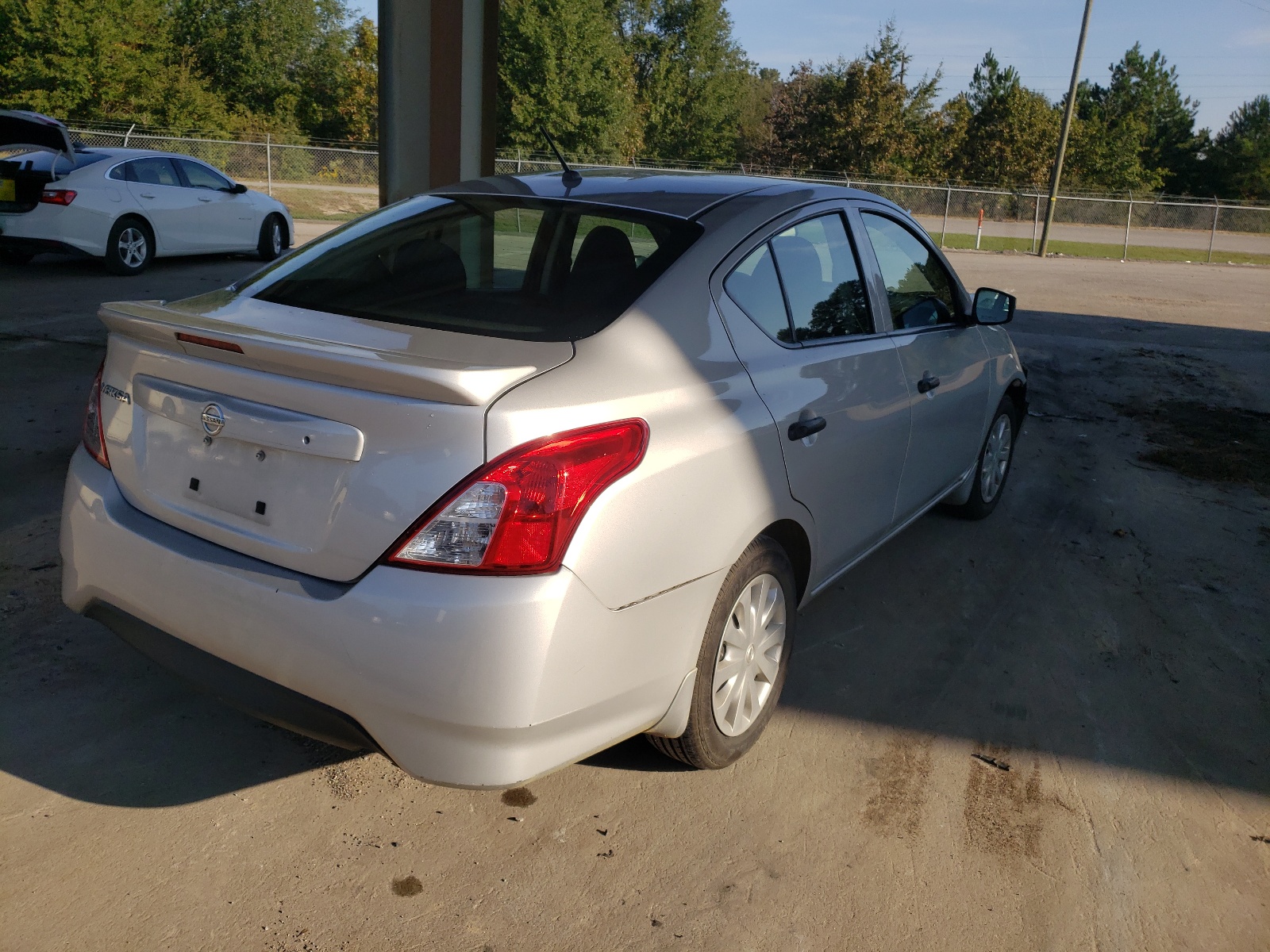 Photo 4 from auction – 2018 NISSAN VERSA S with VIN 3N1CN7AP3JL851395