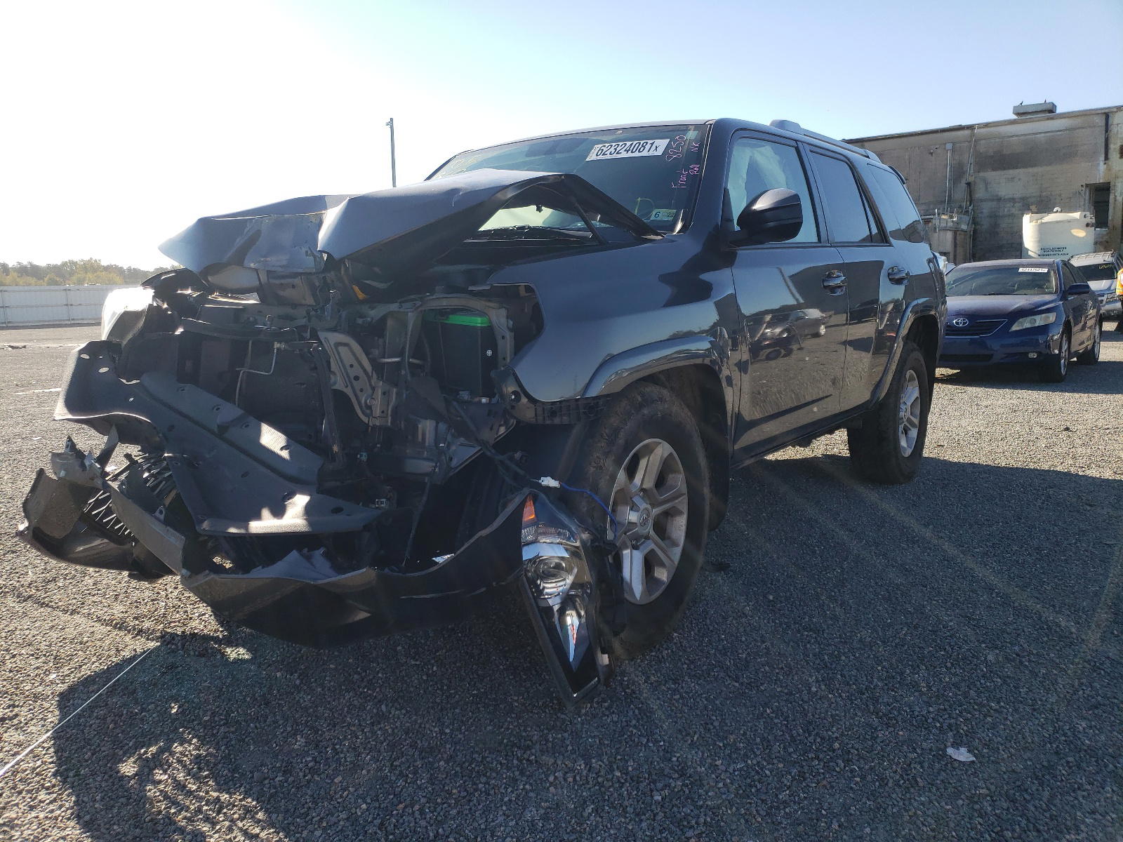 Photo 2 from auction – 2015 TOYOTA 4RUNNER SR with VIN JTEBU5JR8F5203460