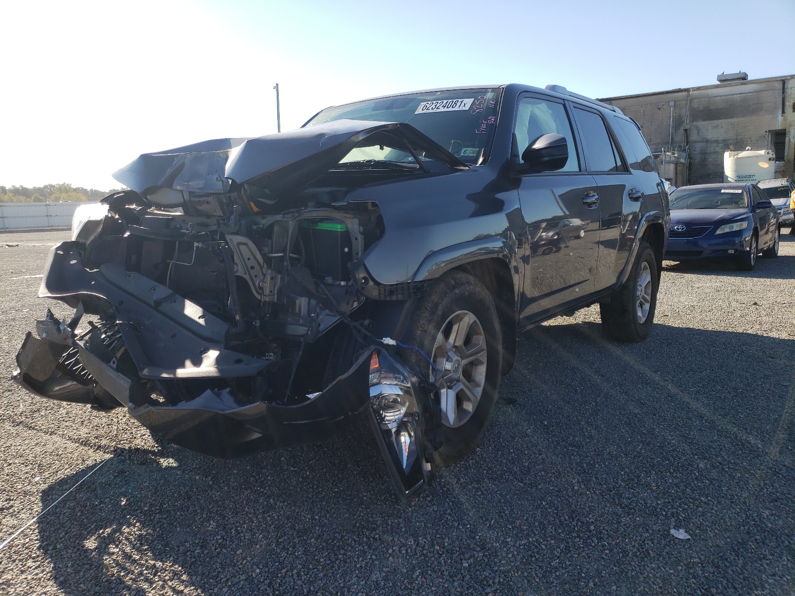 Zdjęcie 2 z aukcji – 2015 TOYOTA 4RUNNER SR z VIN JTEBU5JR8F5203460