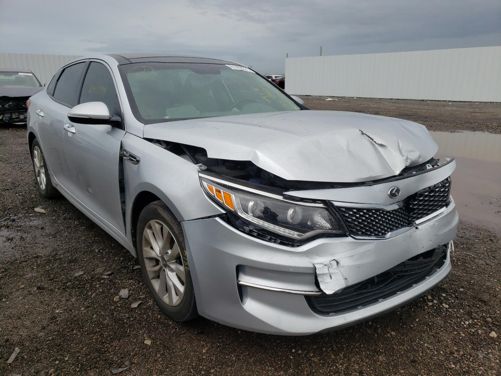 KIA OPTIMA EX 2016 with VIN 5XXGU4L31GG009718 - Photo from auction