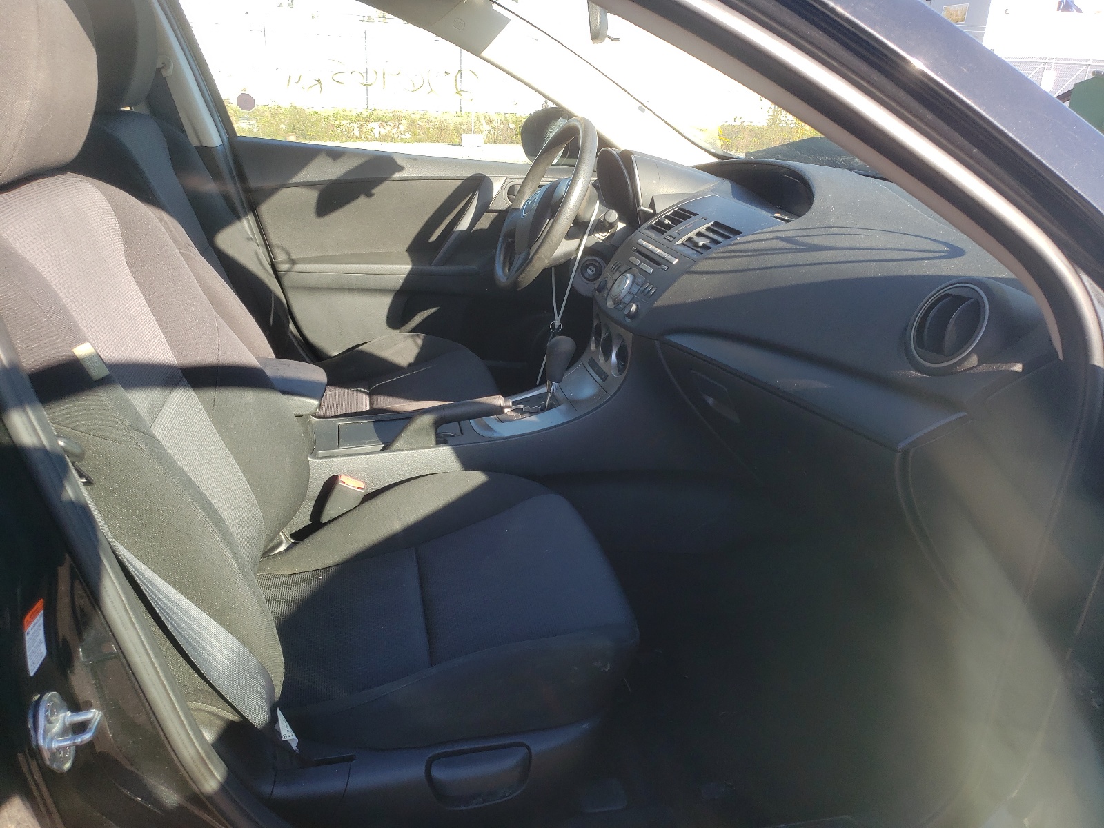 Photo 5 from auction – 2010 MAZDA 3 I with VIN JM1BL1SF1A1122157
