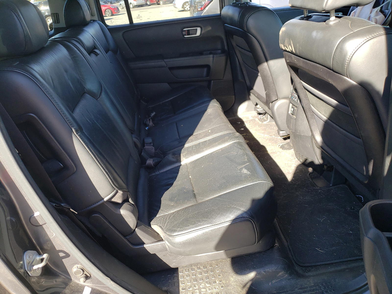 Photo 6 from auction – 2011 HONDA PILOT EXL with VIN 5FNYF4H57BB076358