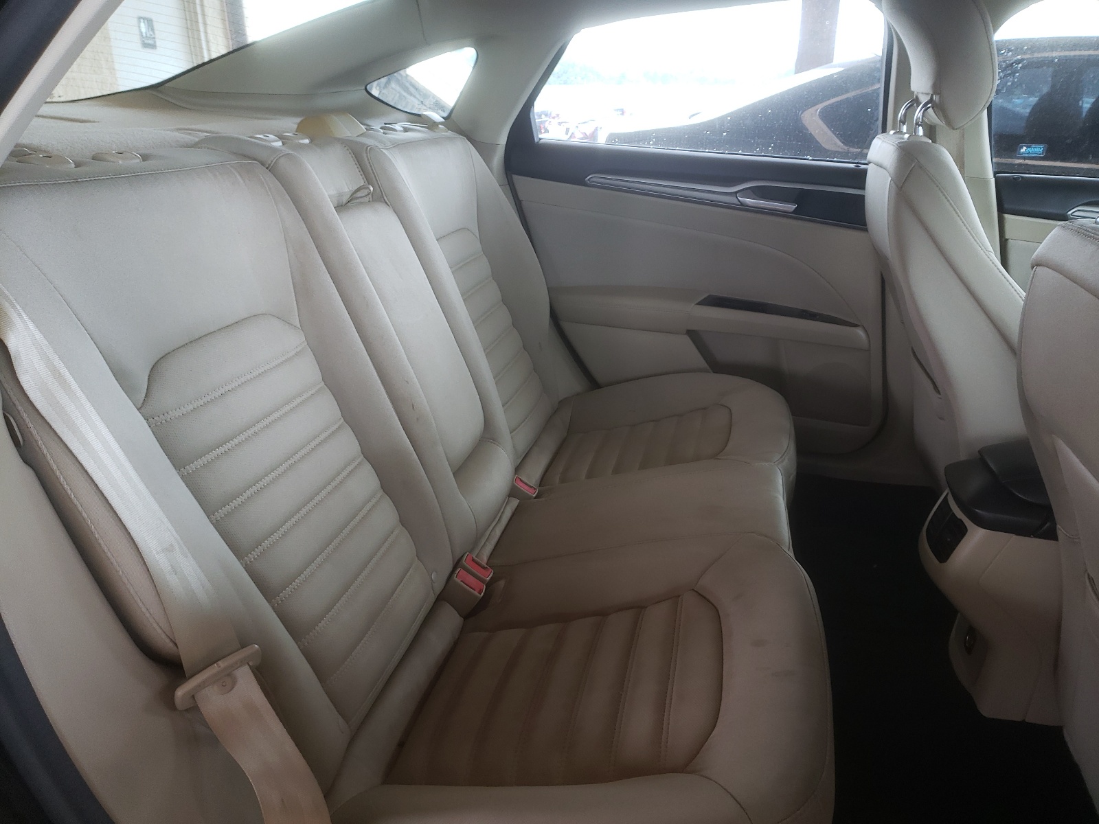 Photo 6 from auction – 2013 FORD FUSION SE with VIN 3FA6P0HR0DR382504