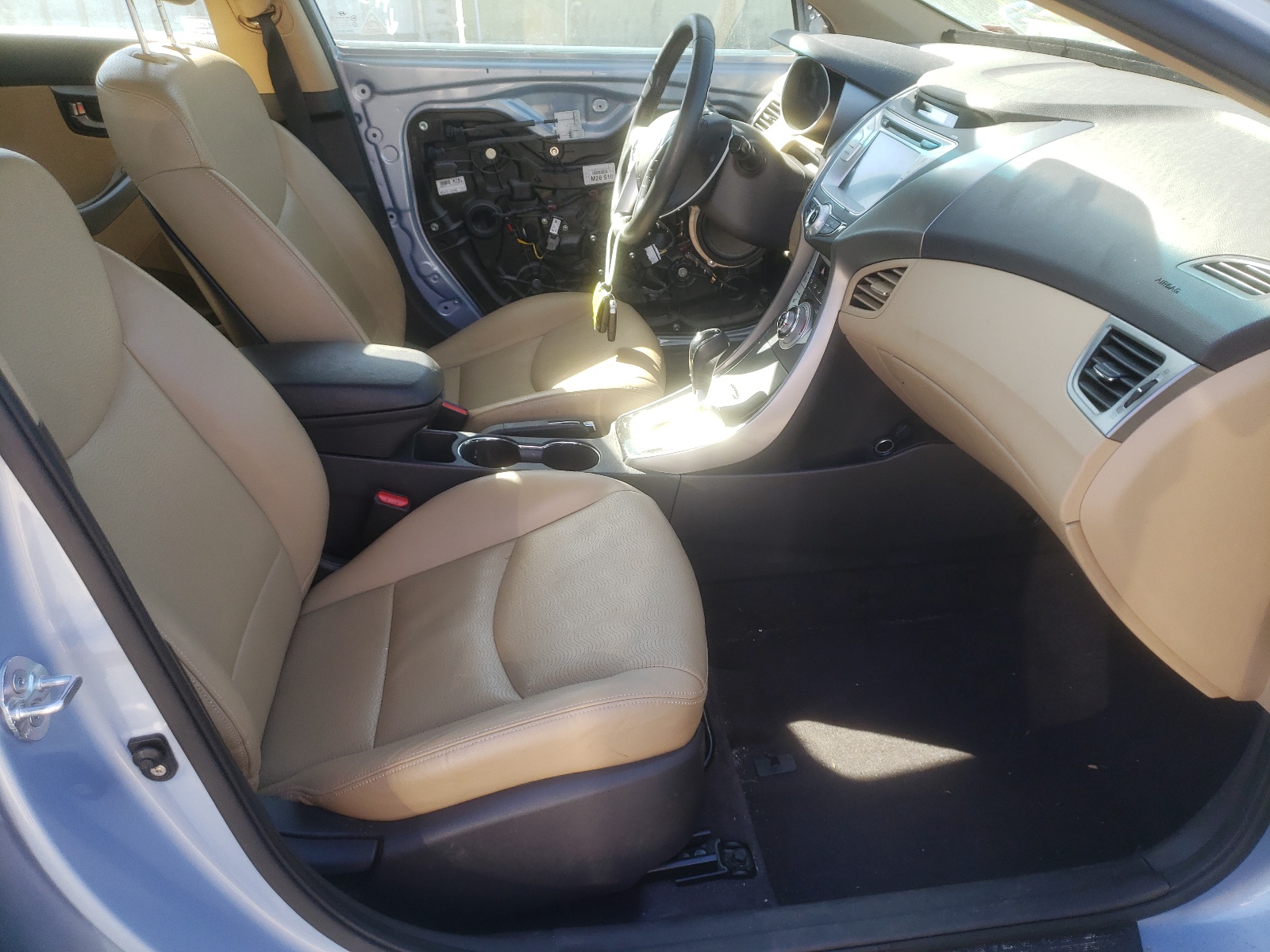 Photo 5 from auction – 2011 HYUNDAI ELANTRA GL with VIN KMHDH4AE0BU125664