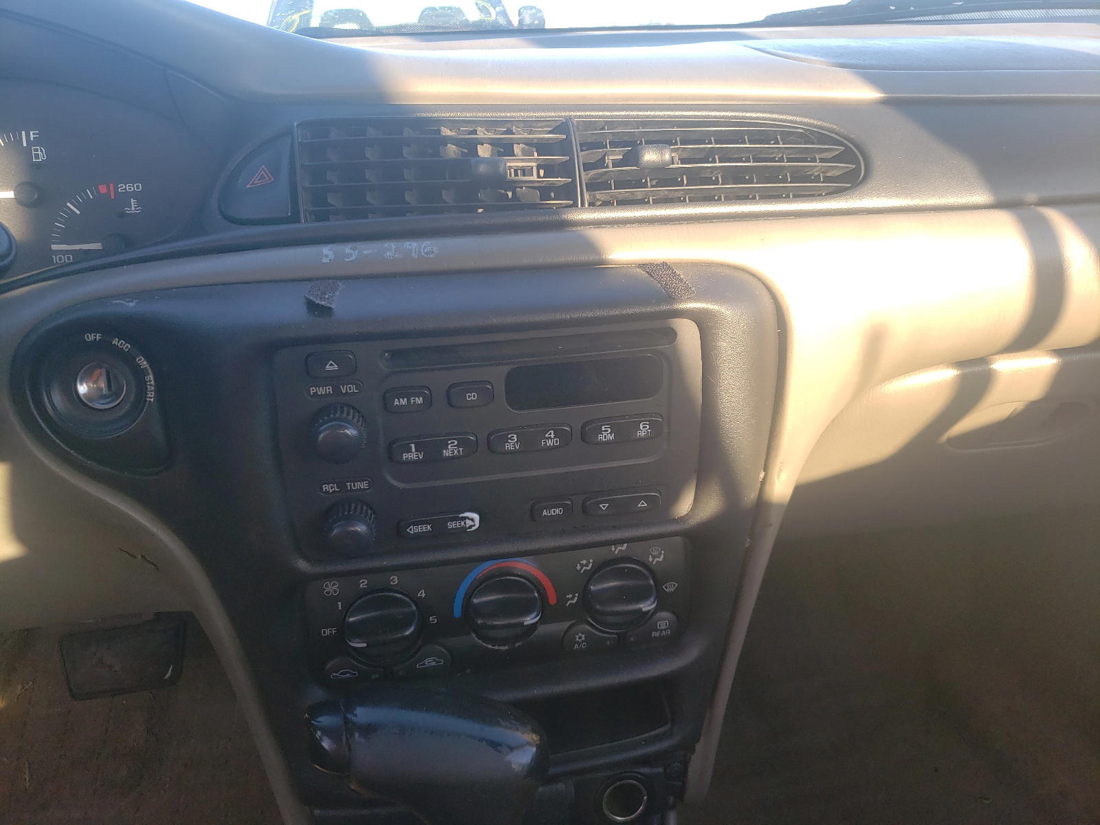 Photo 9 from auction – 2005 CHEVROLET CLASSIC with VIN 1G1ND52F05M250971