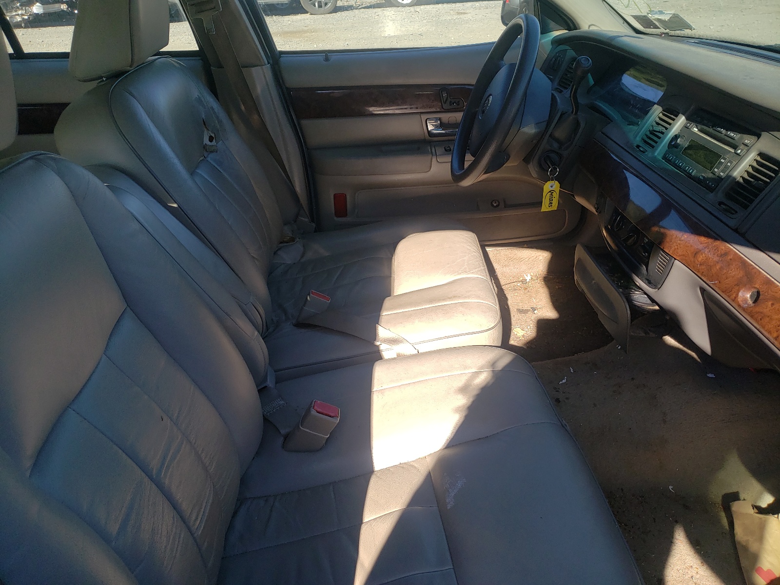 Photo 5 from auction – 2007 MERCURY GRAND MARQ with VIN 2MEFM74W17X608187