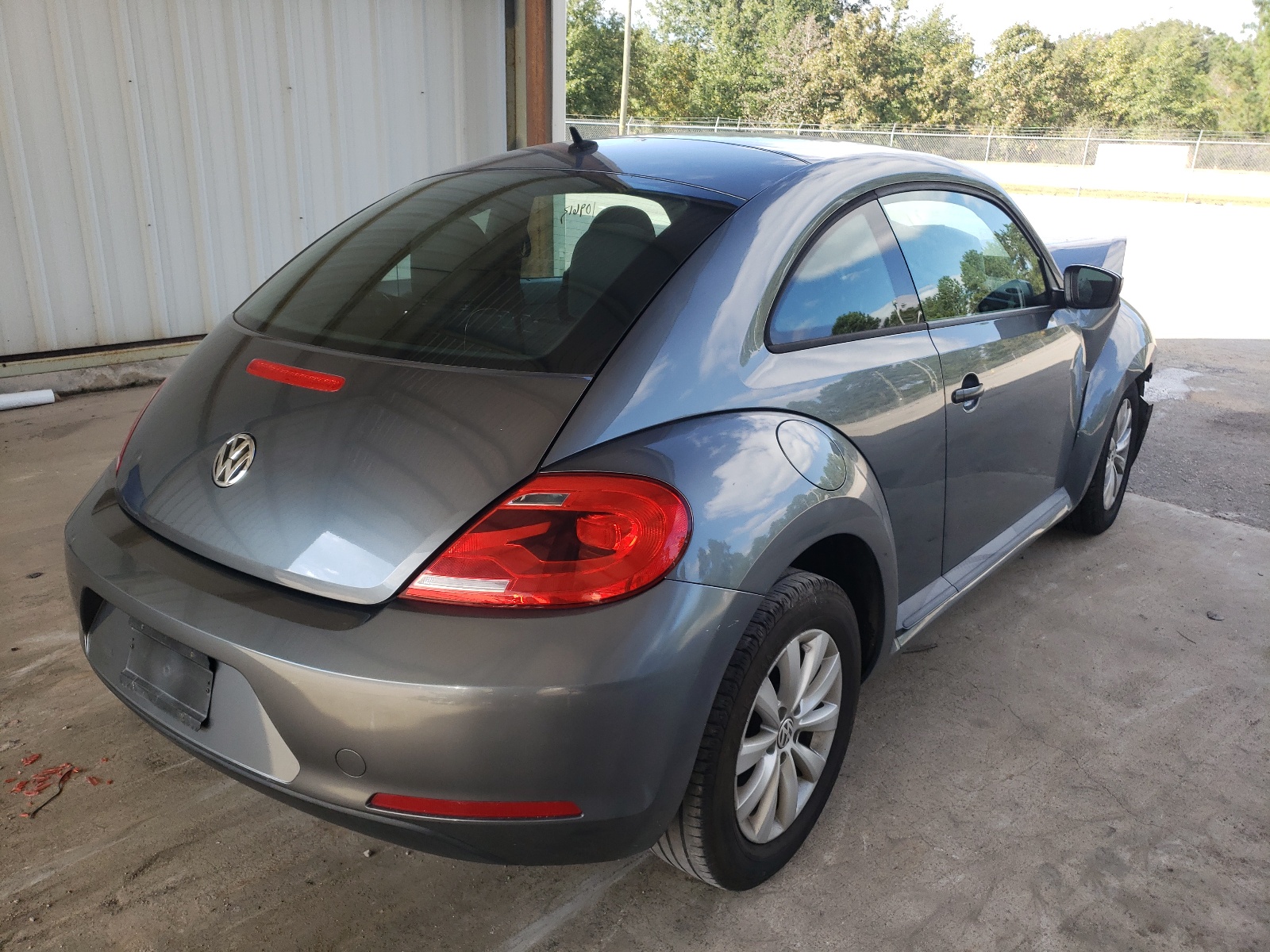 Photo 4 from auction – 2014 VOLKSWAGEN BEETLE with VIN 3VWFP7AT1EM624561