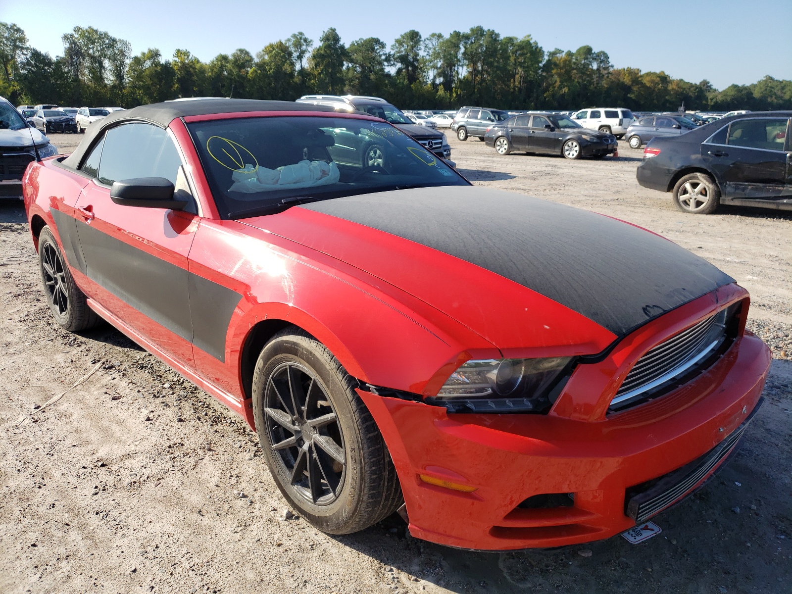FORD MUSTANG 2014 with VIN 1ZVBP8EM2E5205647 - Photo from auction