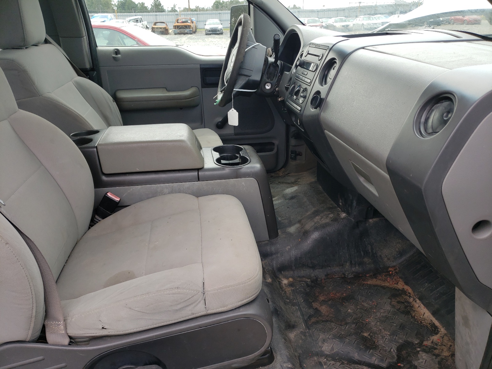 Photo 5 from auction – 2007 FORD F150 with VIN 1FTRX12W17NA40742