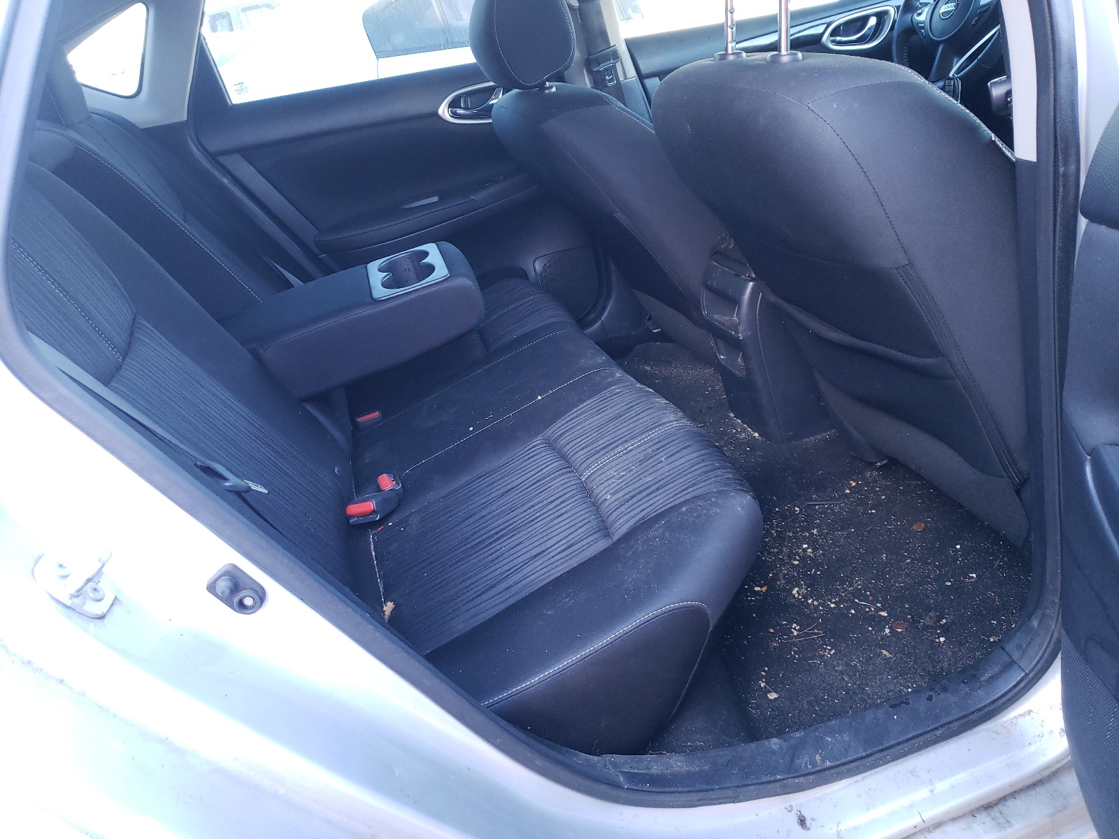 Photo 6 from auction – 2017 NISSAN SENTRA S with VIN 3N1AB7AP2HY337504