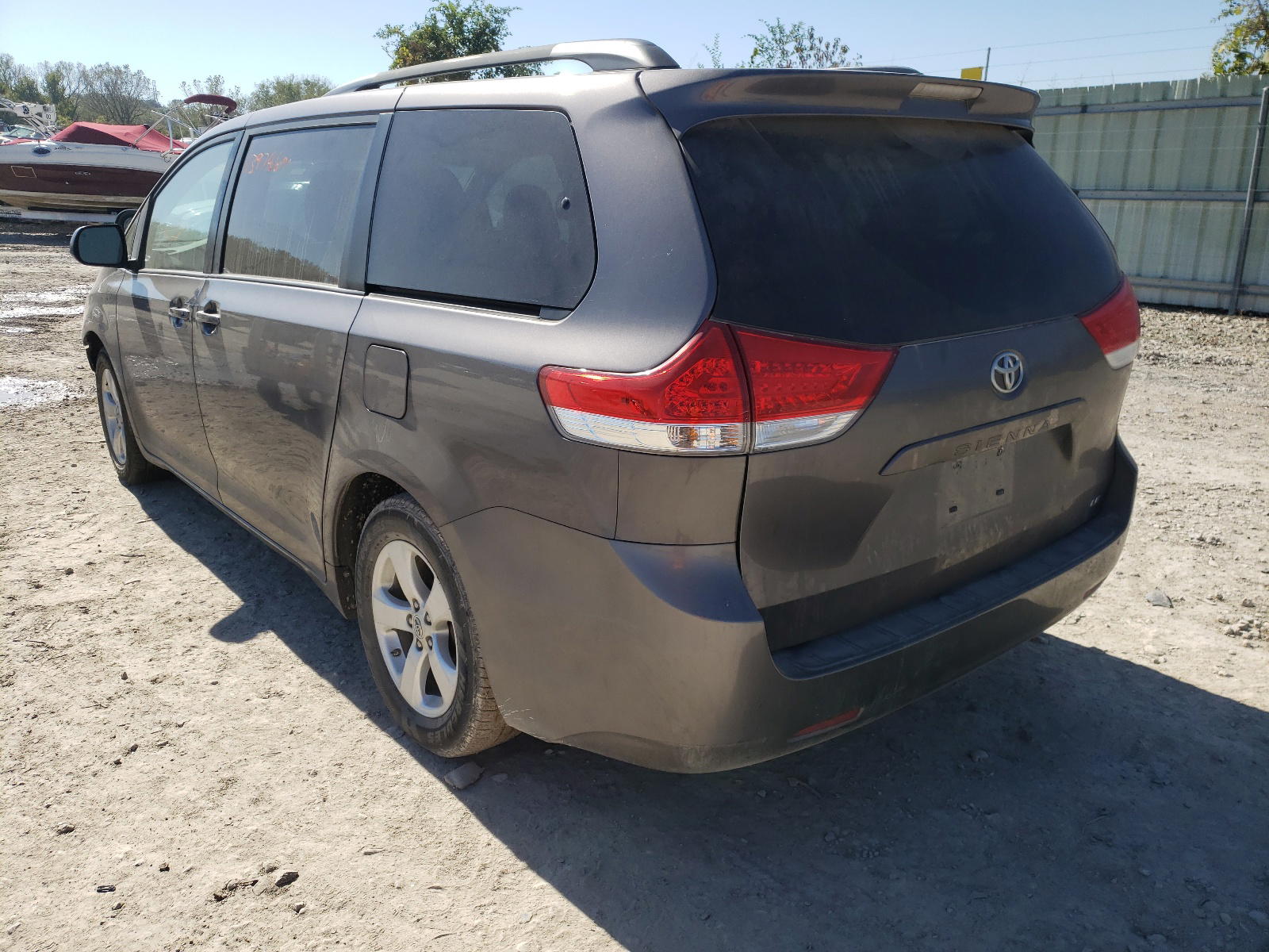 Photo 3 from auction – 2011 TOYOTA SIENNA LE with VIN 5TDKK3DC5BS065323