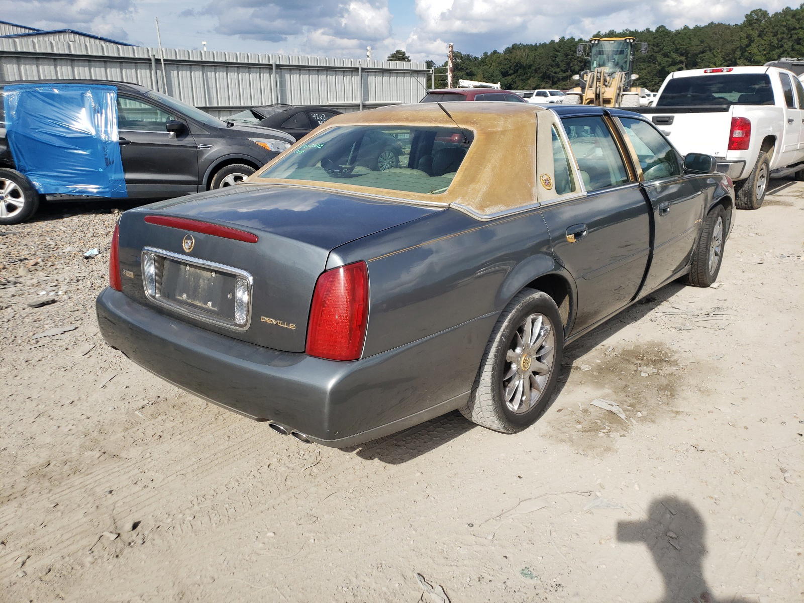 Photo 4 from auction – 2004 CADILLAC DEVILLE with VIN 1G6KD54Y14U196557