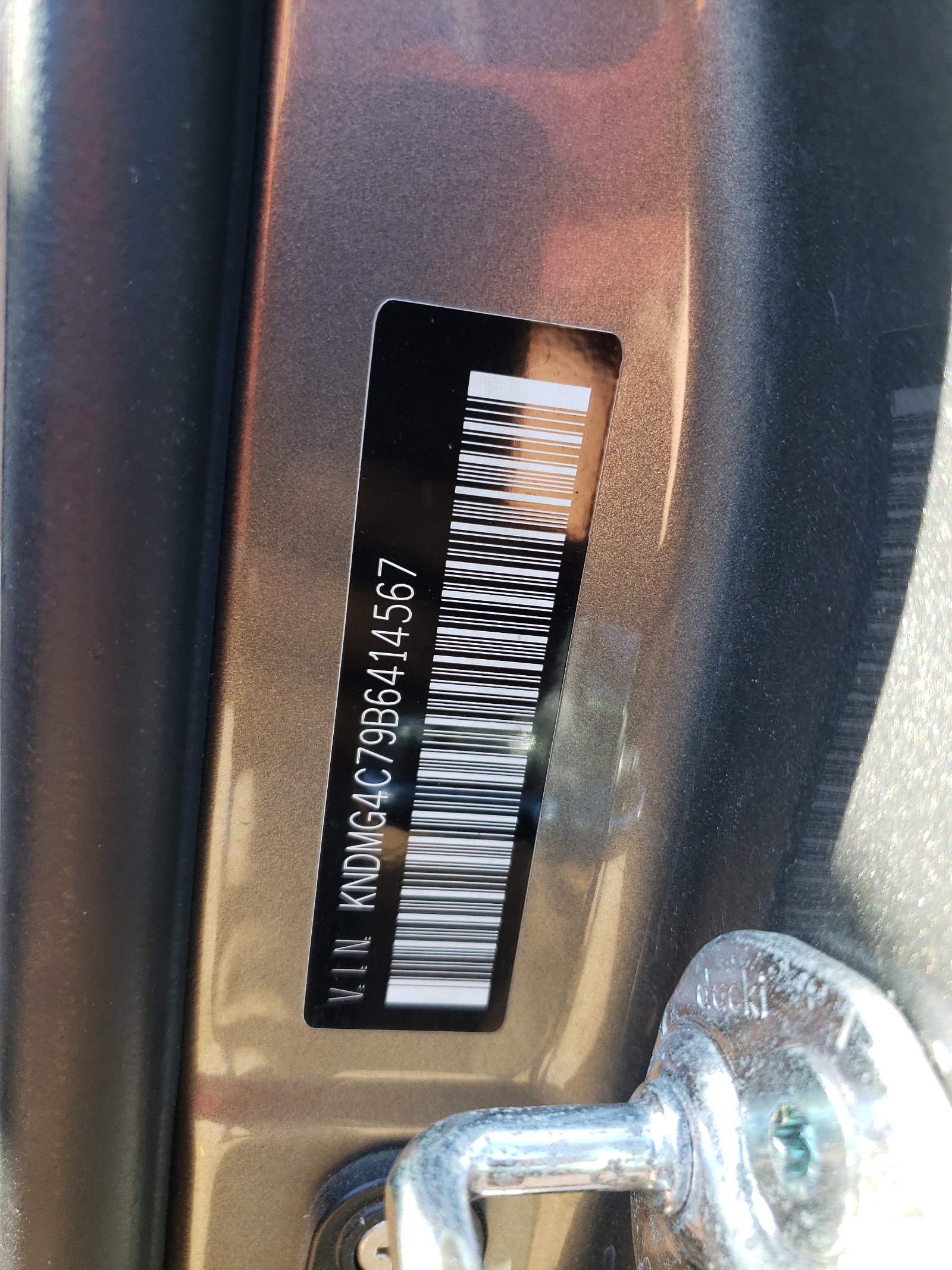 Photo 10 from auction – 2011 KIA SEDONA LX with VIN KNDMG4C79B6414567