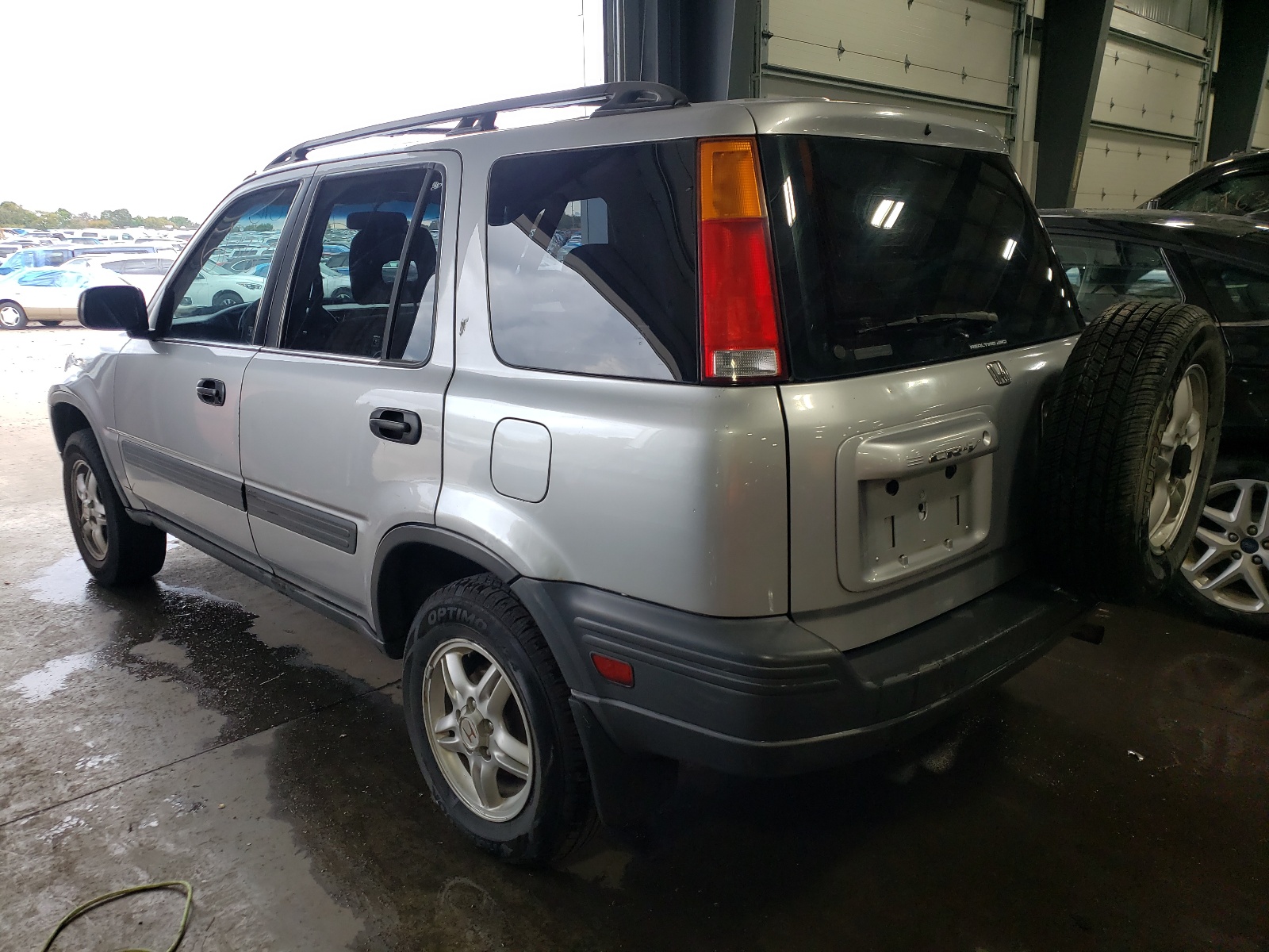 Photo 3 from auction – 2001 HONDA CR-V LX with VIN JHLRD18471C055105