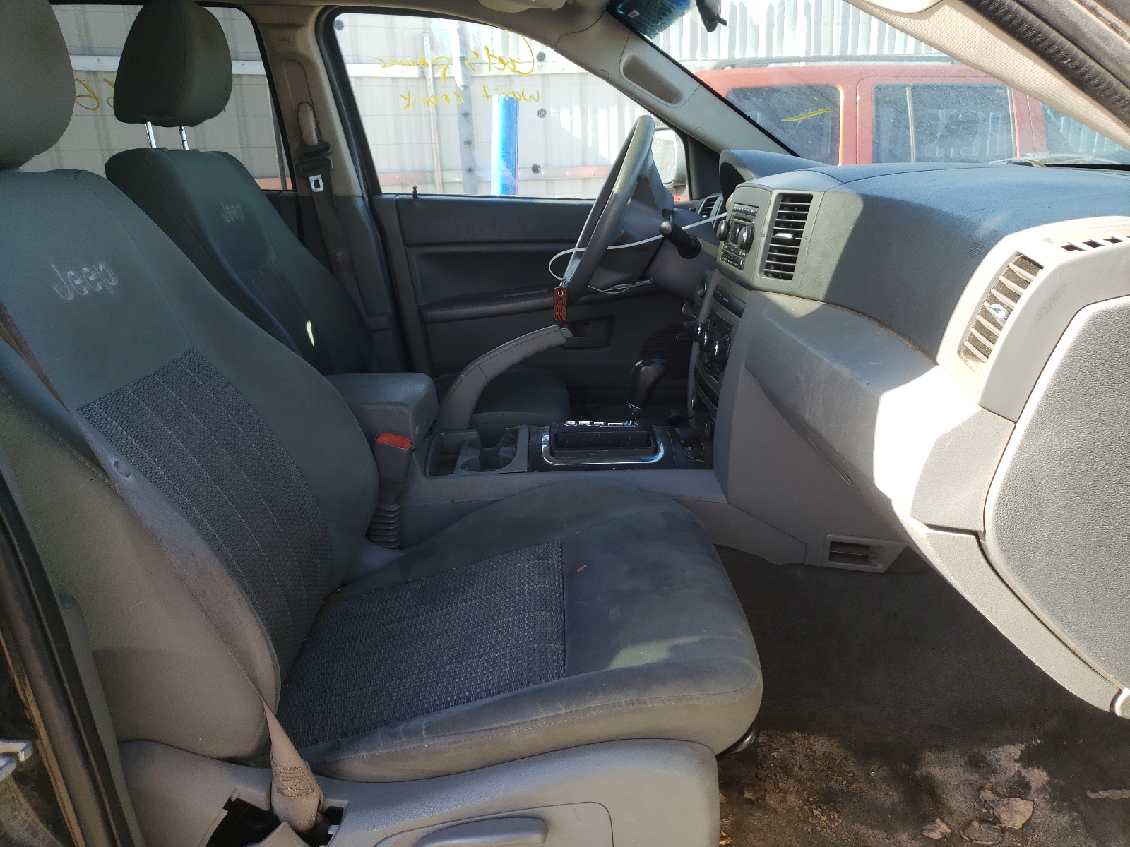 Photo 5 from auction – 2007 JEEP GRAND CHER with VIN 1J8GR48K07C665578