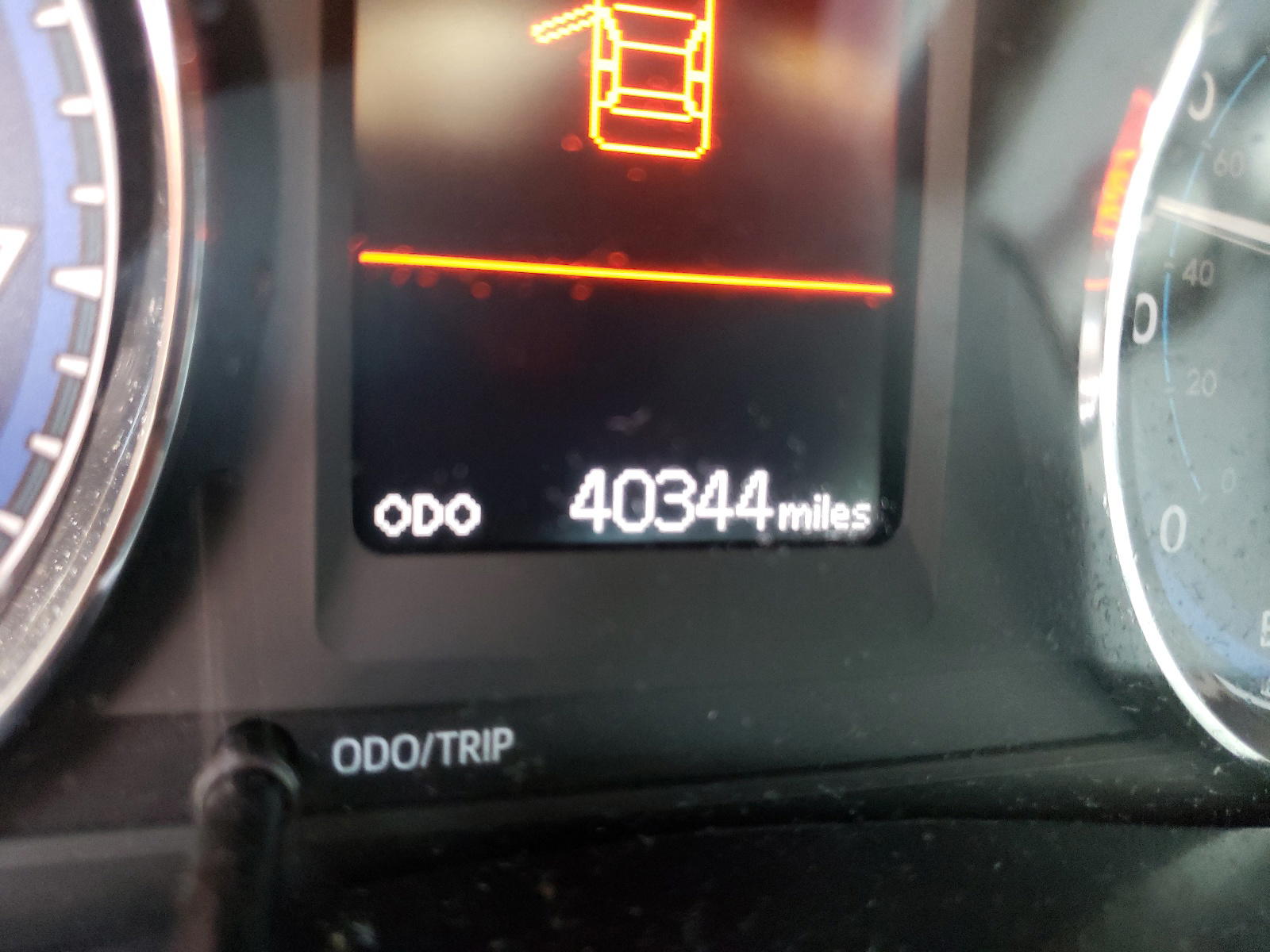Photo 8 from auction – 2018 TOYOTA COROLLA with VIN 5YFBURHE4JP790606