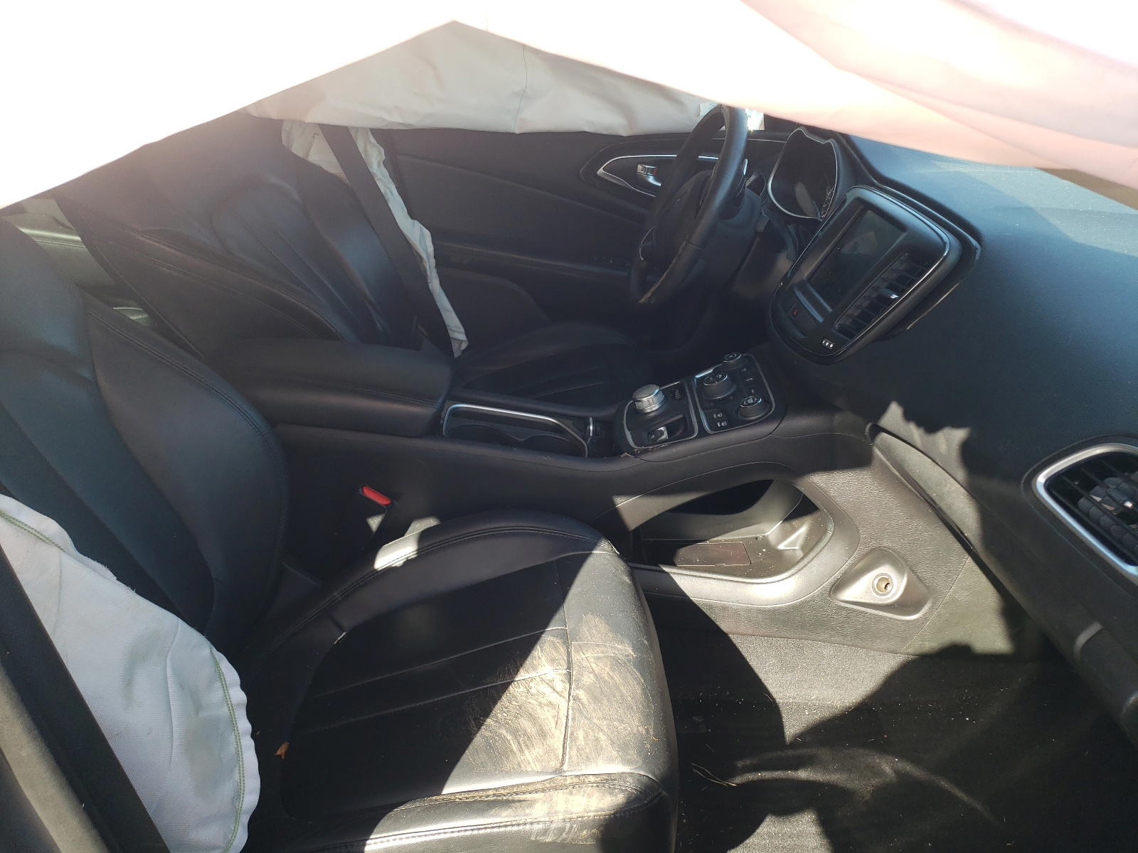 Photo 5 from auction – 2015 CHRYSLER 200 C with VIN 1C3CCCCG9FN501368