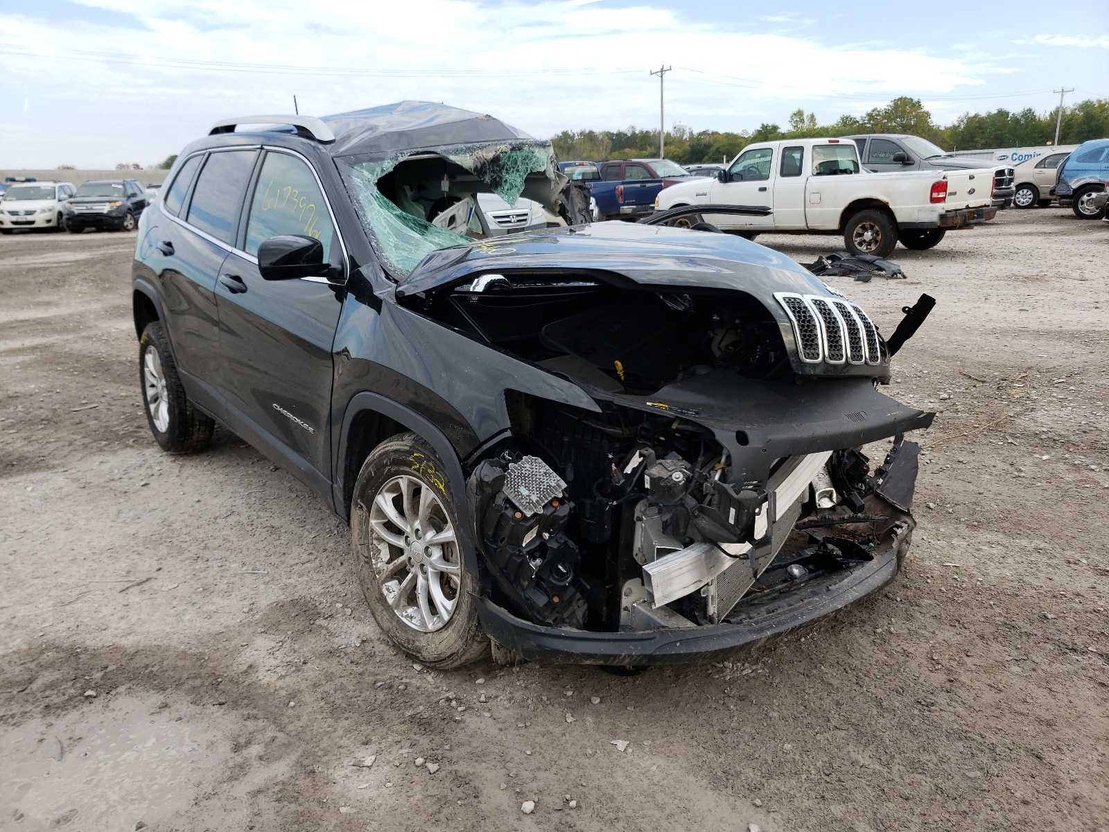JEEP CHEROKEE L 2019 with VIN 1C4PJMCB0KD104791 - Photo from auction