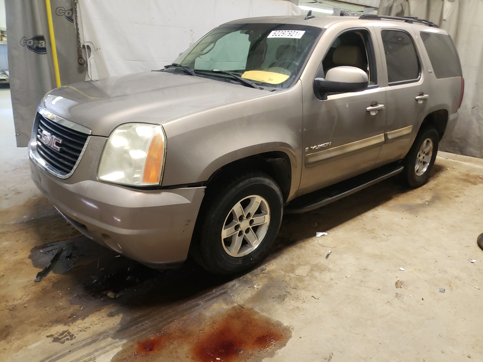 Photo 2 from auction – 2007 GMC YUKON with VIN 1GKFC13J77R297404