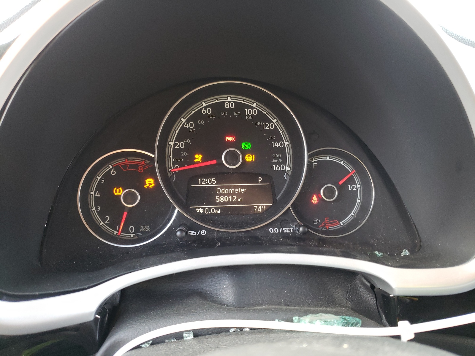Photo 8 from auction – 2017 VOLKSWAGEN BEETLE 1.8 with VIN 3VWF17AT4HM605105