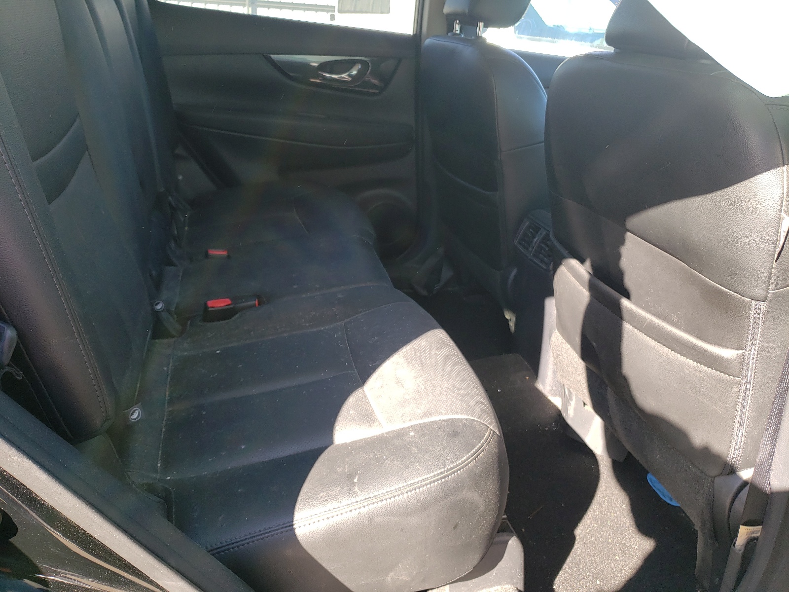 Photo 6 from auction – 2017 NISSAN ROGUE S with VIN 5N1AT2MT8HC859516