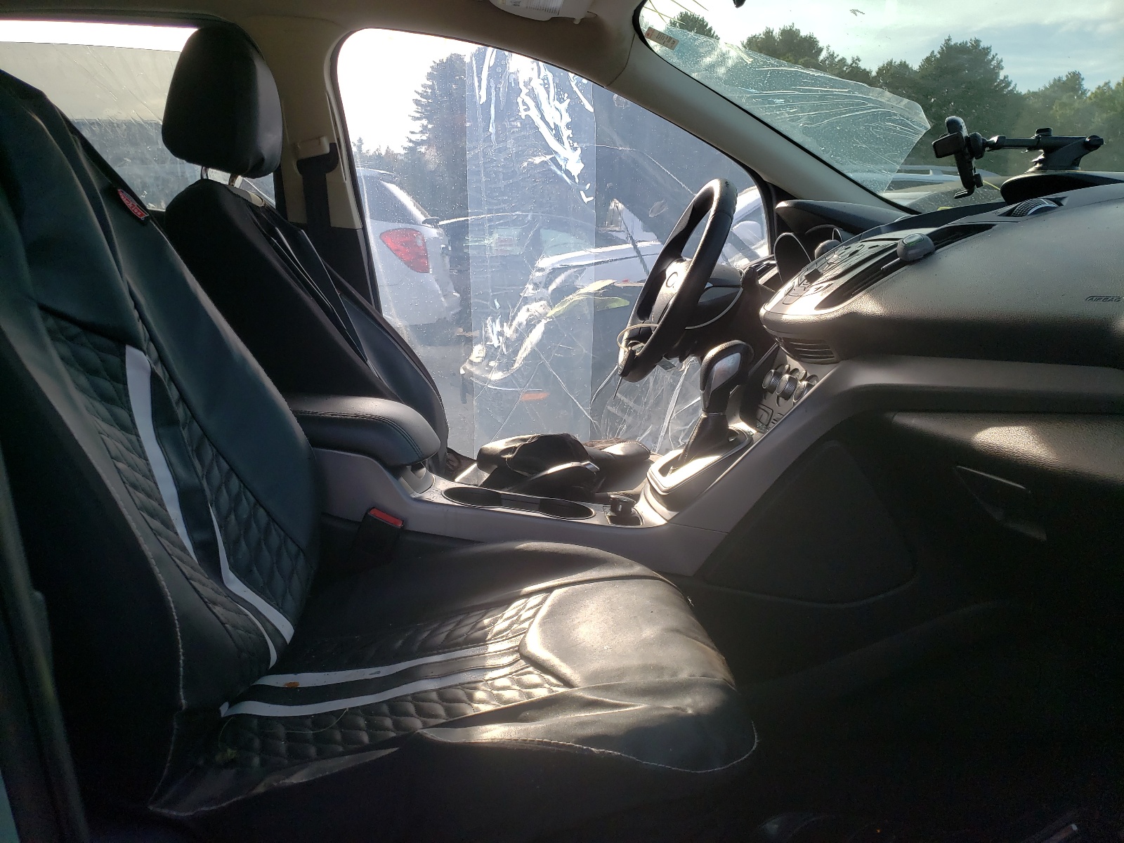 Photo 5 from auction – 2013 FORD ESCAPE SE with VIN 1FMCU0GX7DUB68376