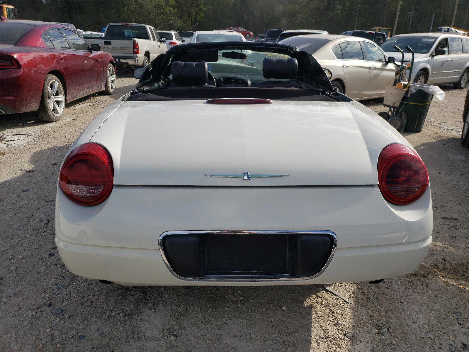 Photo 6 from auction – 2002 FORD THUNDERBIR with VIN 1FAHP60AX2Y119145