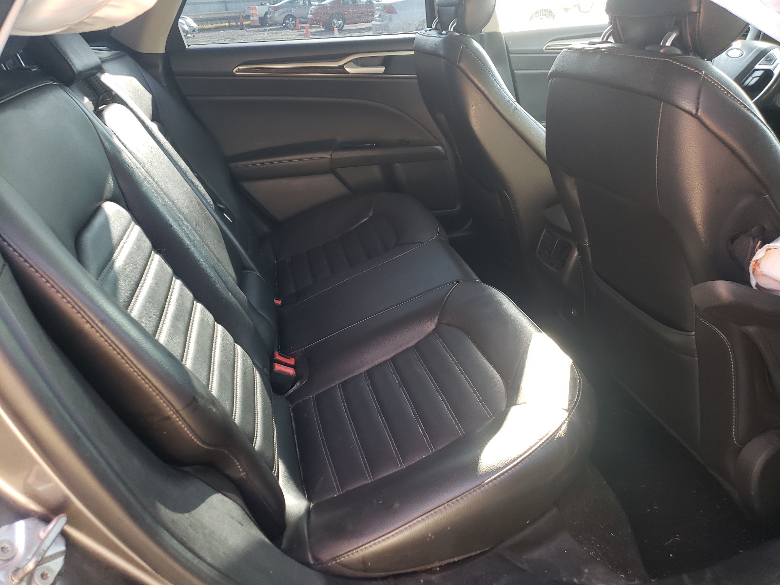 Photo 6 from auction – 2014 FORD FUSION SE with VIN 3FA6P0H93ER277022
