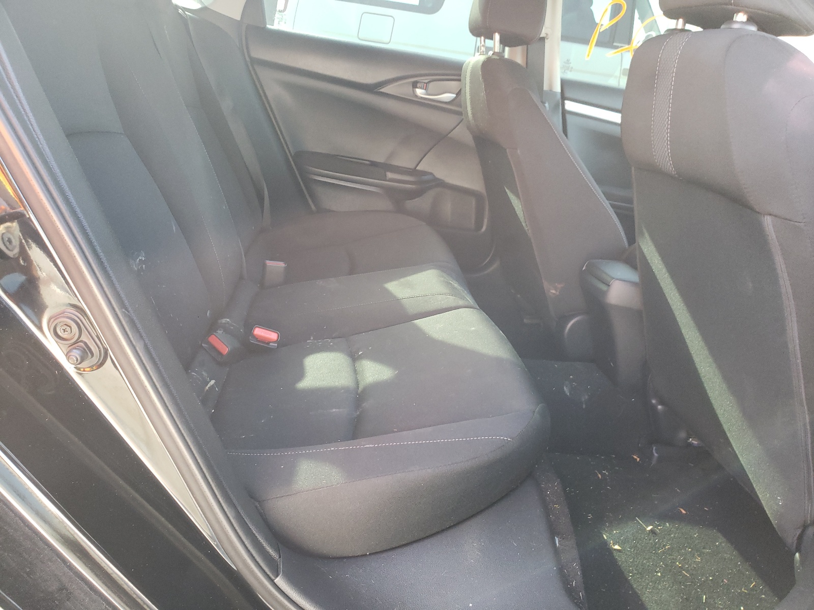 Photo 6 from auction – 2019 HONDA CIVIC LX with VIN 2HGFC2F68KH516079
