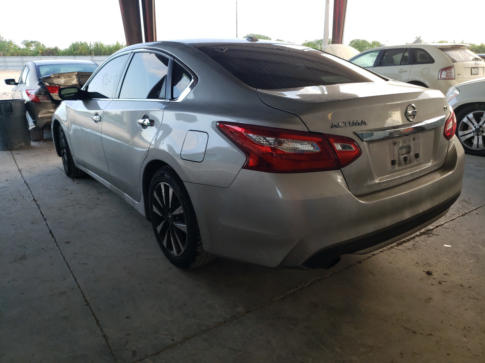 Photo 3 from auction – 2017 NISSAN ALTIMA 2.5 with VIN 1N4AL3AP5HC142689