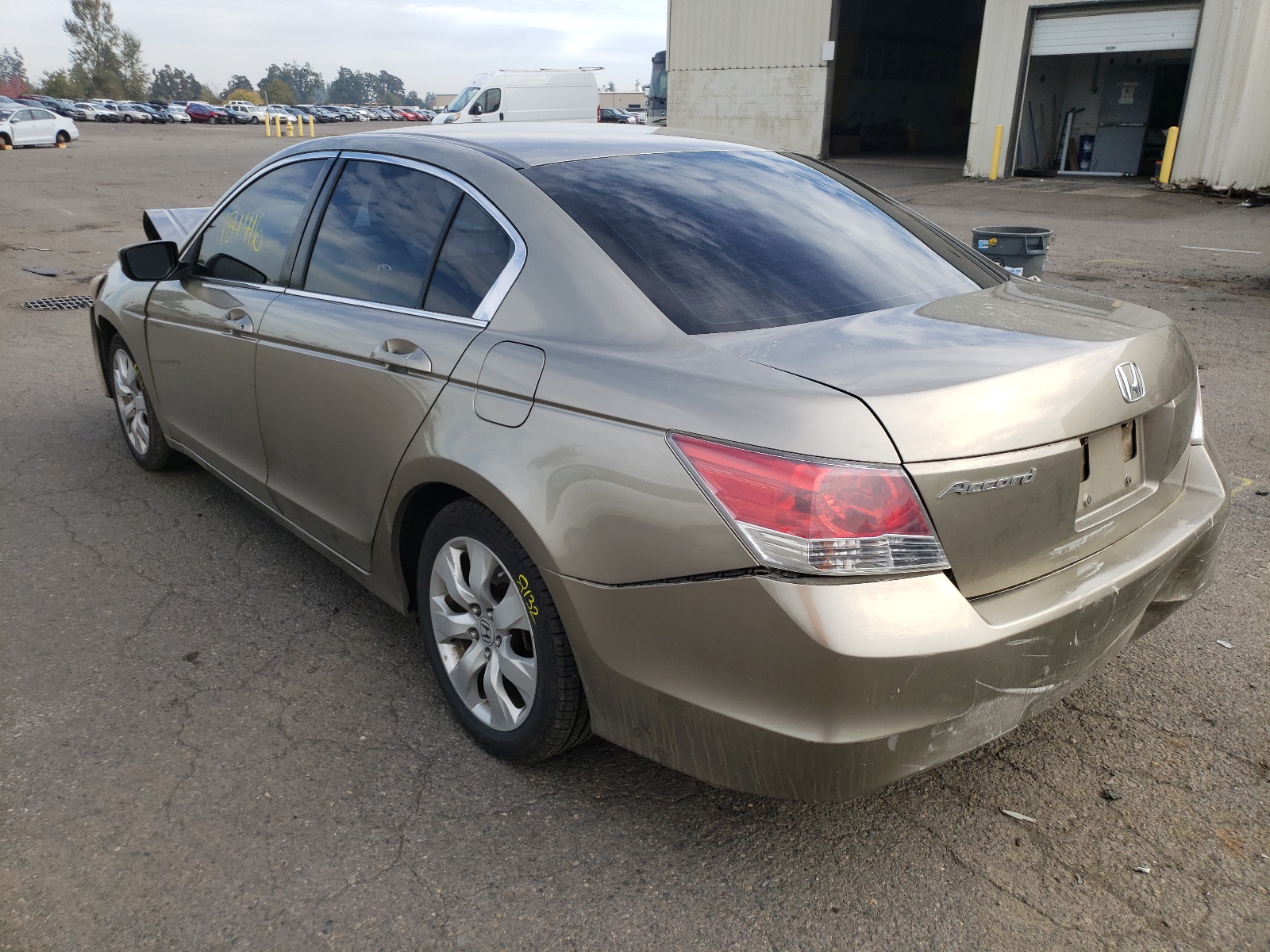 Photo 3 from auction – 2008 HONDA ACCORD EX with VIN JHMCP26718C056059
