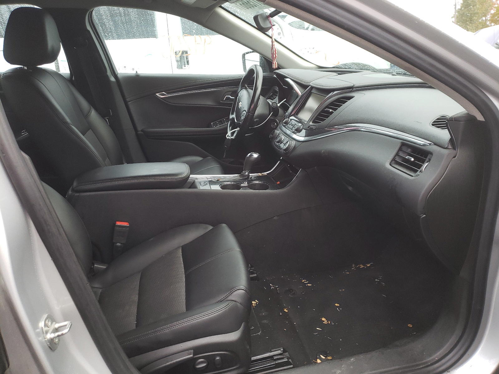 Photo 5 from auction – 2017 CHEVROLET IMPALA LT with VIN 2G1105SA8H9129587