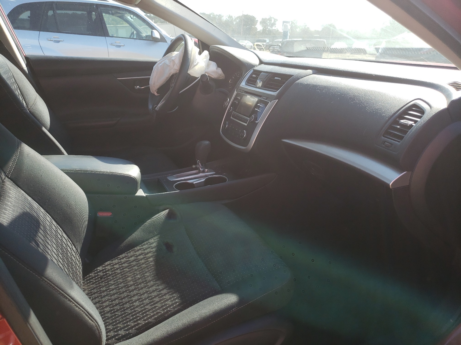 Photo 5 from auction – 2016 NISSAN ALTIMA 2.5 with VIN 1N4AL3AP1GC256123
