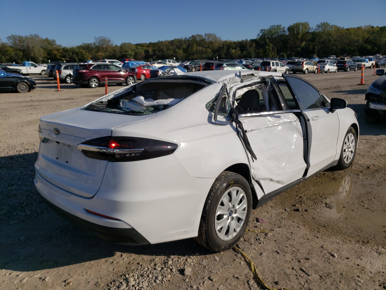 Photo 4 from auction – 2020 FORD FUSION S with VIN 3FA6P0G73LR169576
