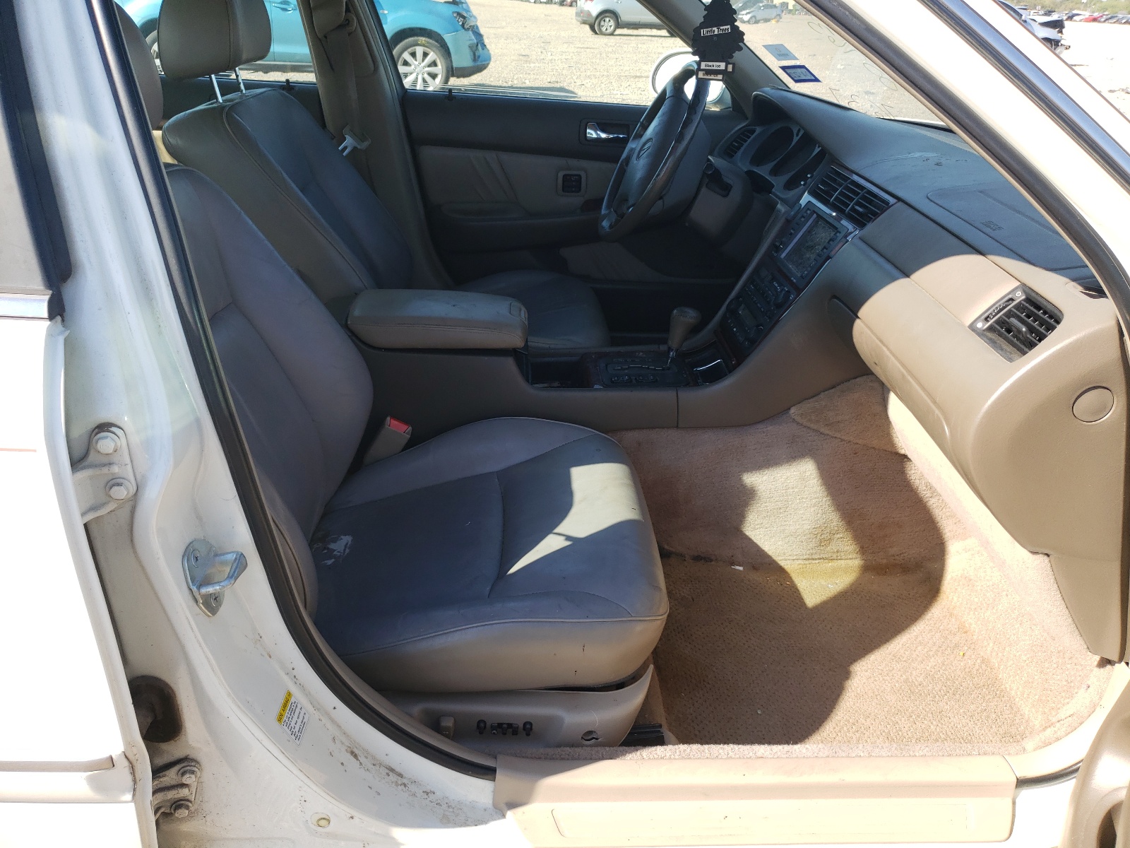 Photo 5 from auction – 1999 ACURA 3.5RL with VIN JH4KA9667XC007637