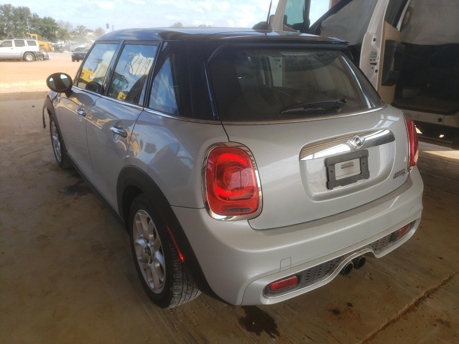 Photo 3 from auction – 2015 MINI COOPER S with VIN WMWXU3C58F2B65738