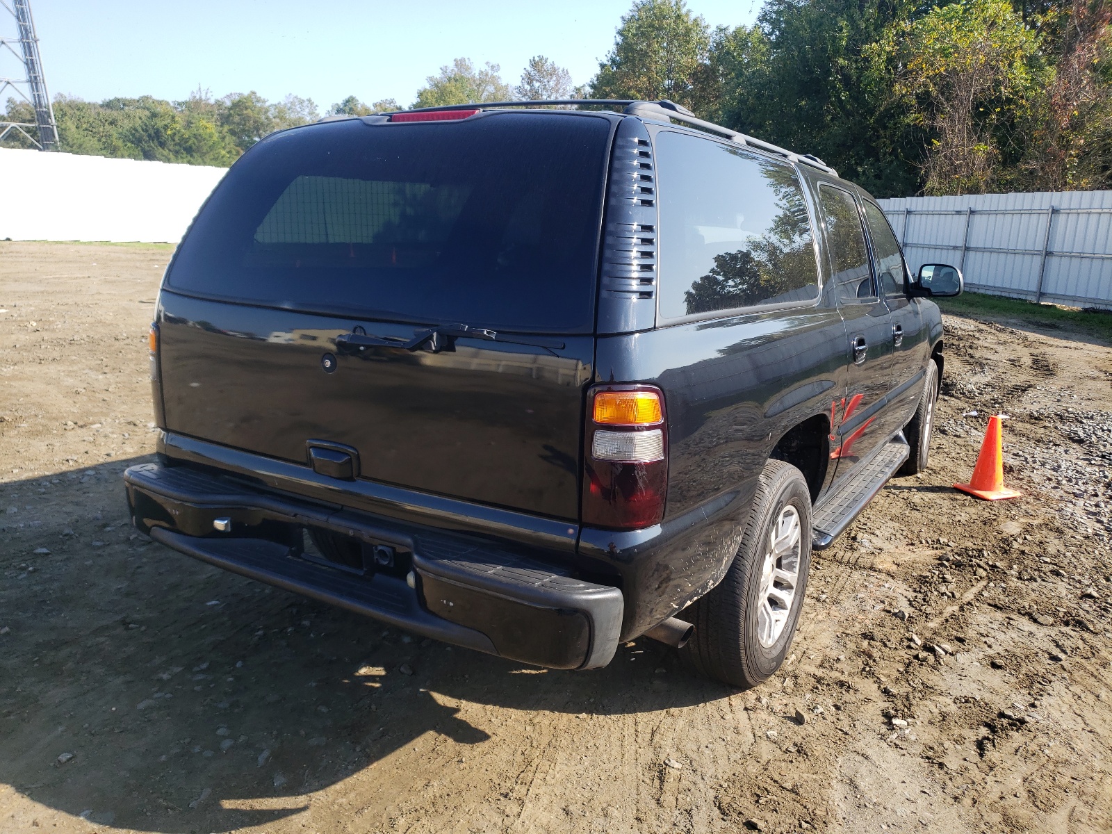 Photo 4 from auction – 2001 CHEVROLET SUBURBAN K with VIN 1GNFK16T41J305211