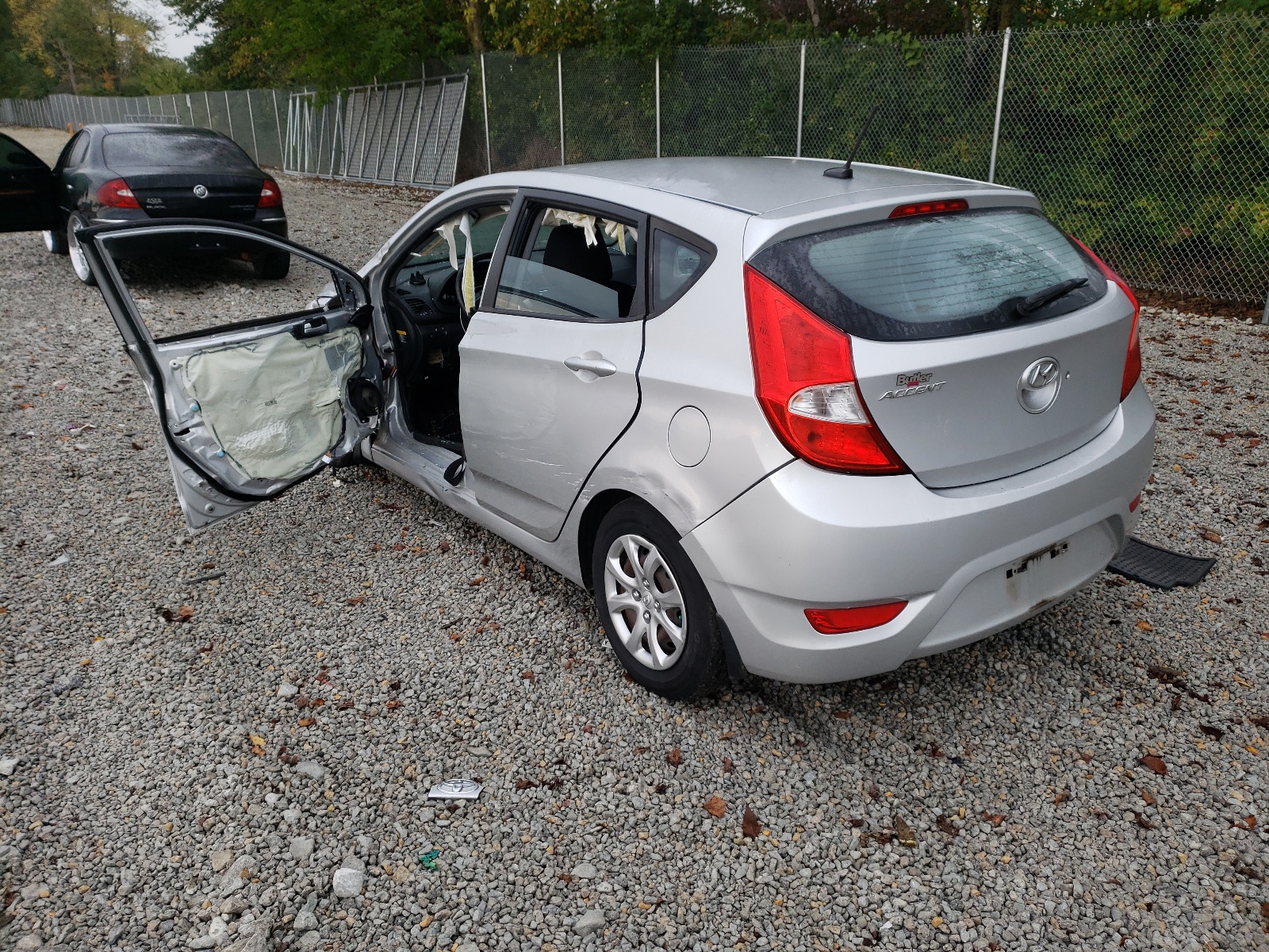 Photo 3 from auction – 2013 HYUNDAI ACCENT GLS with VIN KMHCT5AE4DU093899