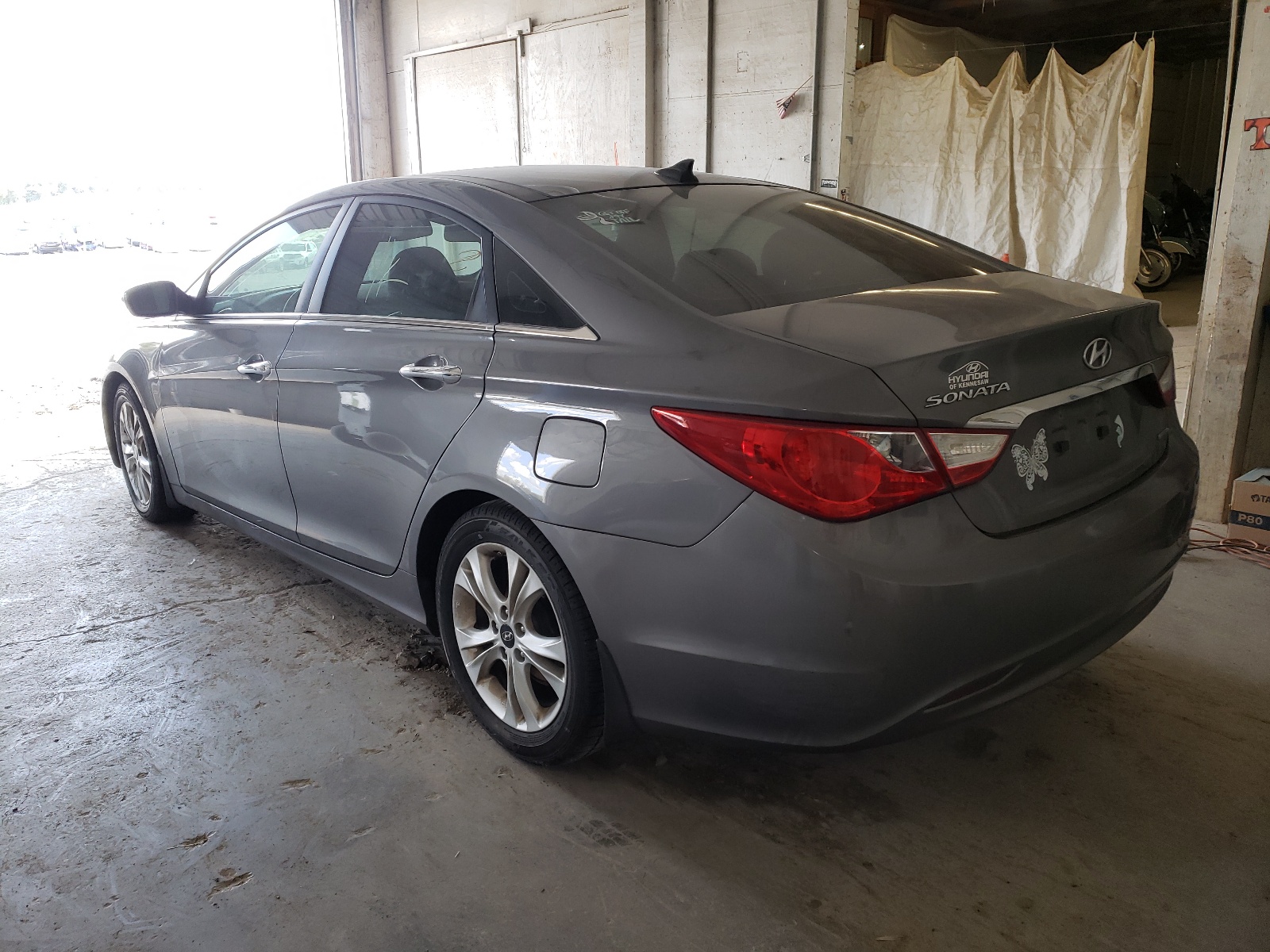 Фото 3 с аукциона – 2012 HYUNDAI SONATA SE с VIN 5NPEC4AC9CH388835