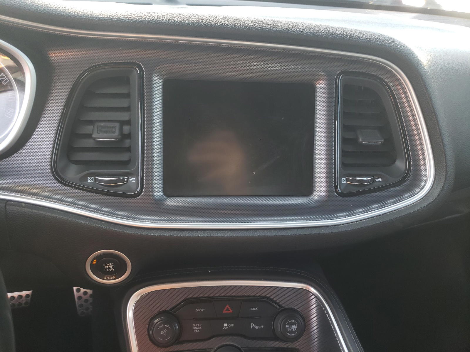 Photo 9 from auction – 2015 DODGE CHALLENGER with VIN 2C3CDZBG4FH715520