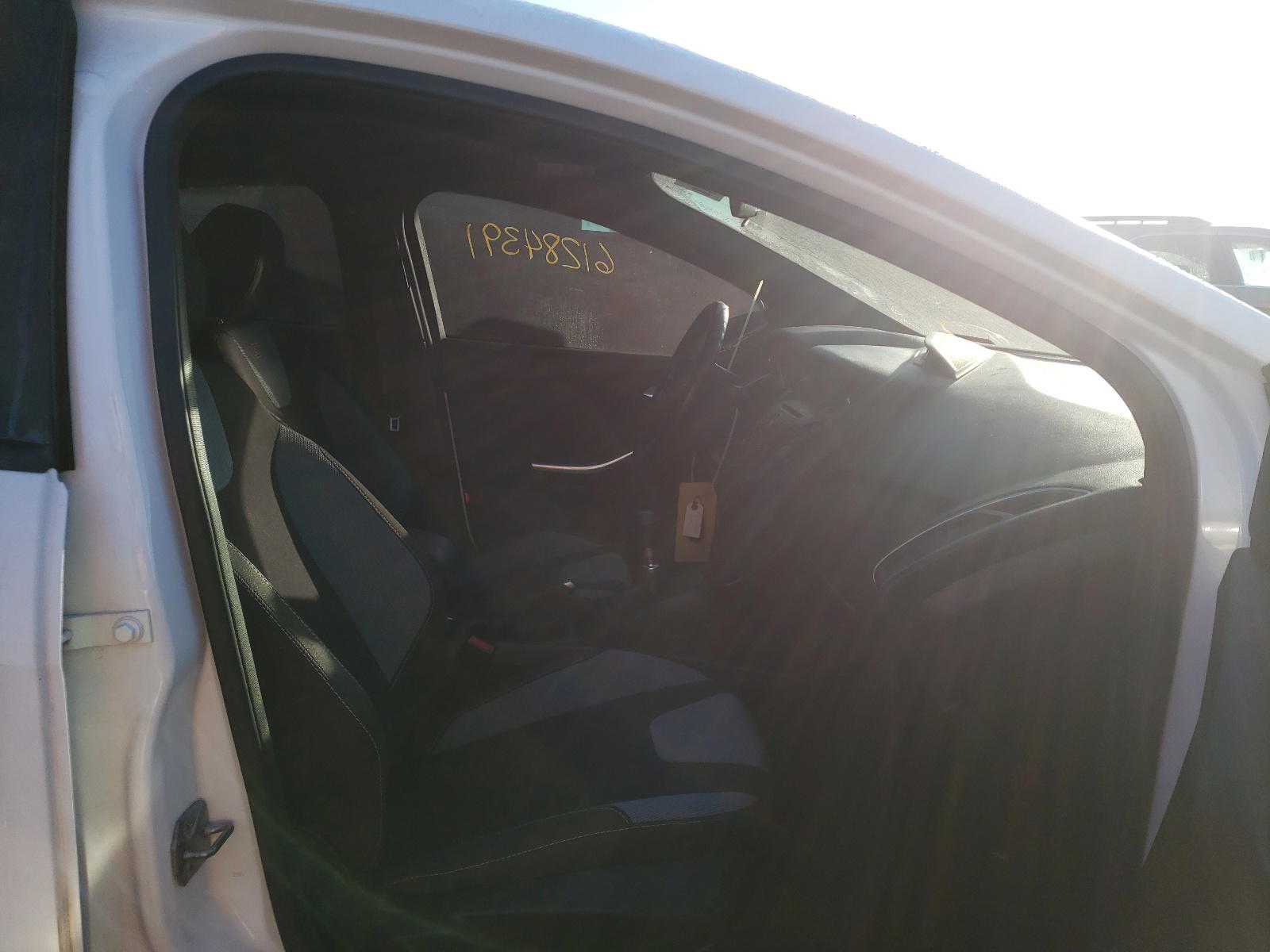 Photo 5 from auction – 2014 FORD 1100 with VIN 1FADP3L94EL166476