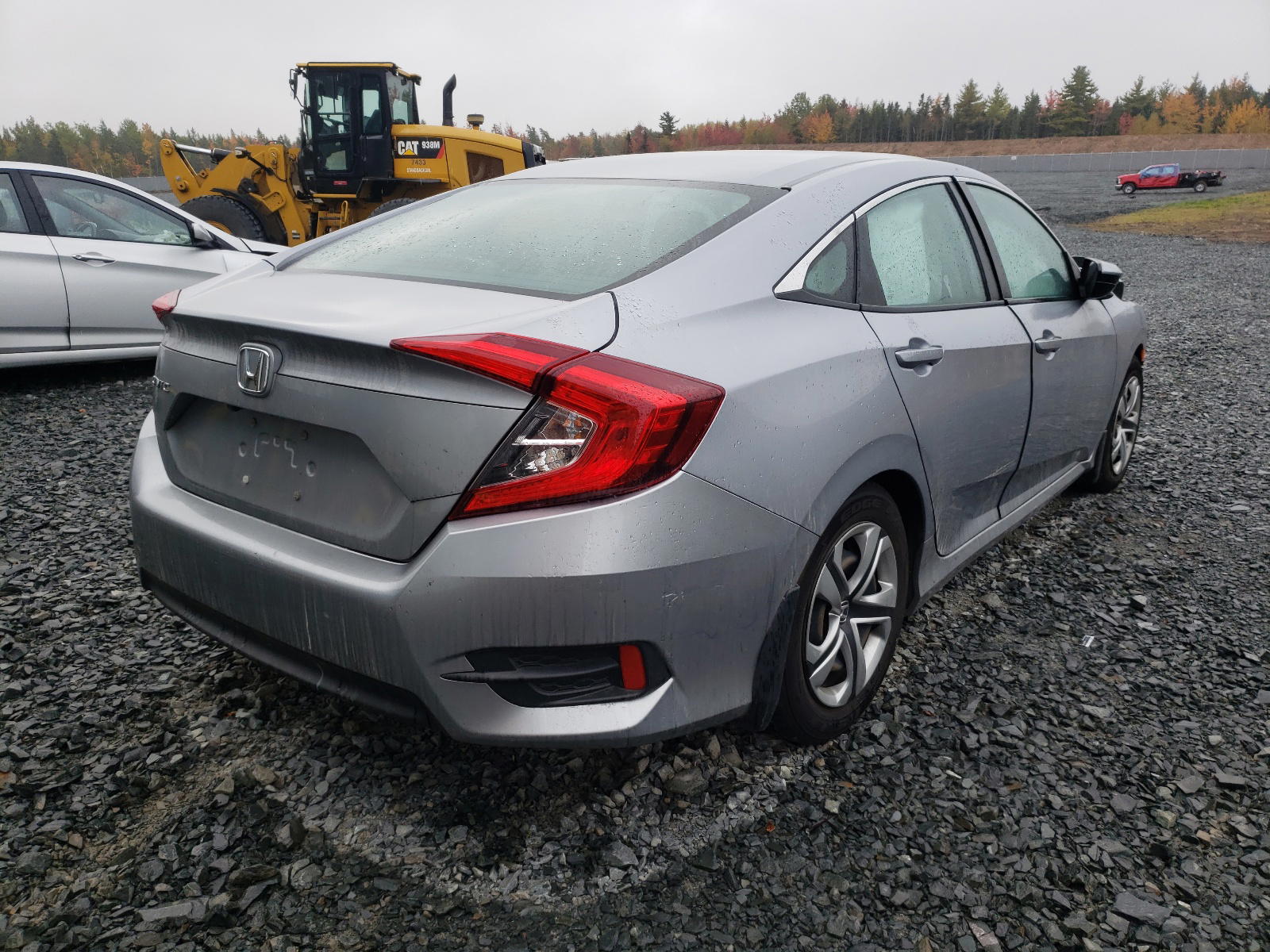 Photo 4 from auction – 2016 HONDA CIVIC LX with VIN 2HGFC2F52GH026591