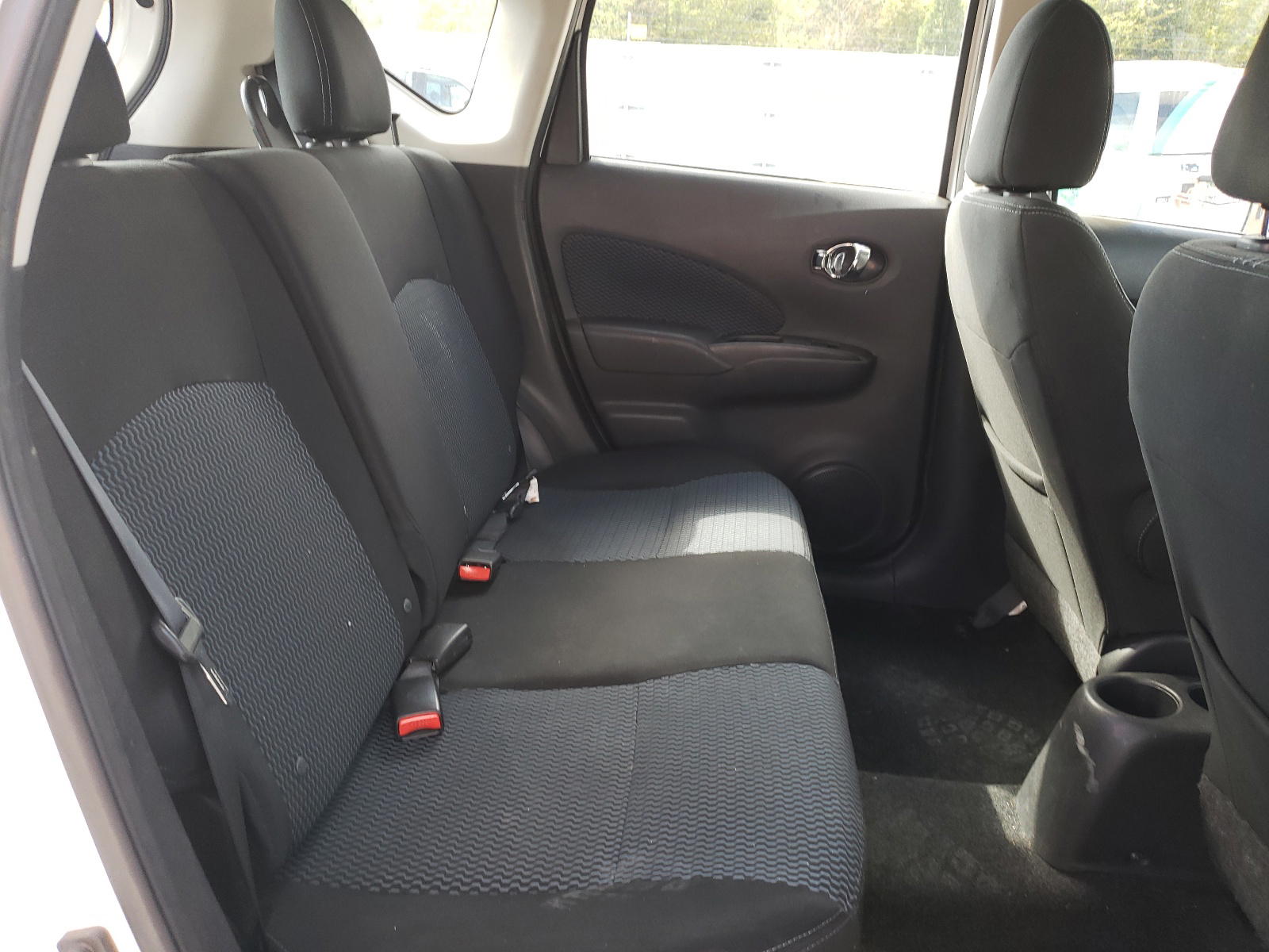 Photo 6 from auction – 2015 NISSAN VERSA NOTE with VIN 3N1CE2CP0FL387103
