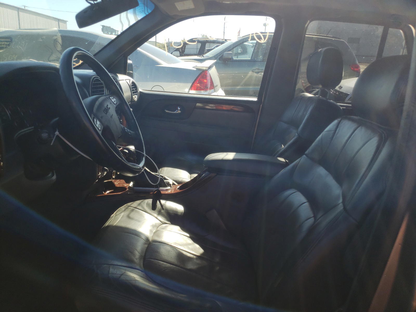 Photo 5 from auction – 2002 GMC ENVOY with VIN 1GKDT13S822494910