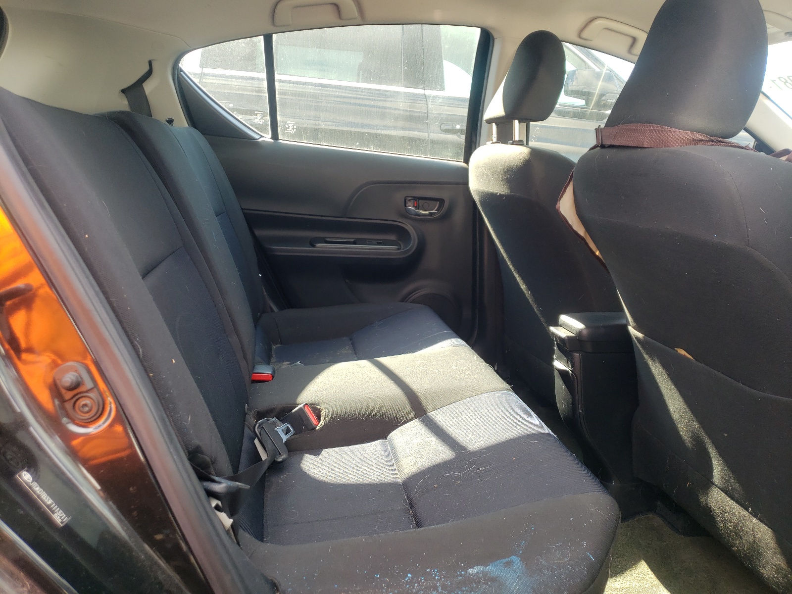Photo 6 from auction – 2015 TOYOTA PRIUS C with VIN JTDKDTB33F1113711