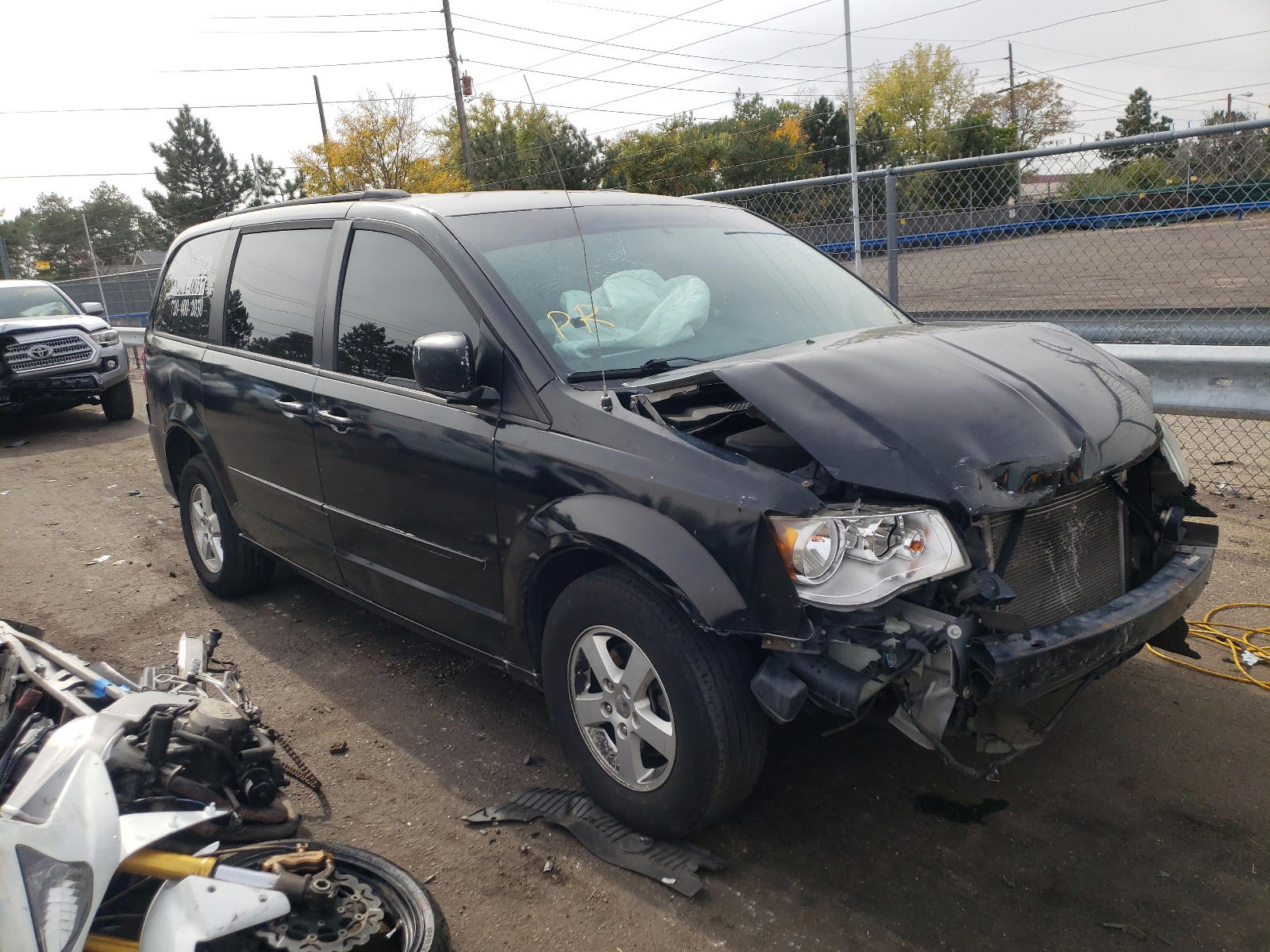 DODGE GRAND CARA 2011 with VIN 2D4RN3DG6BR682671 - Photo from auction
