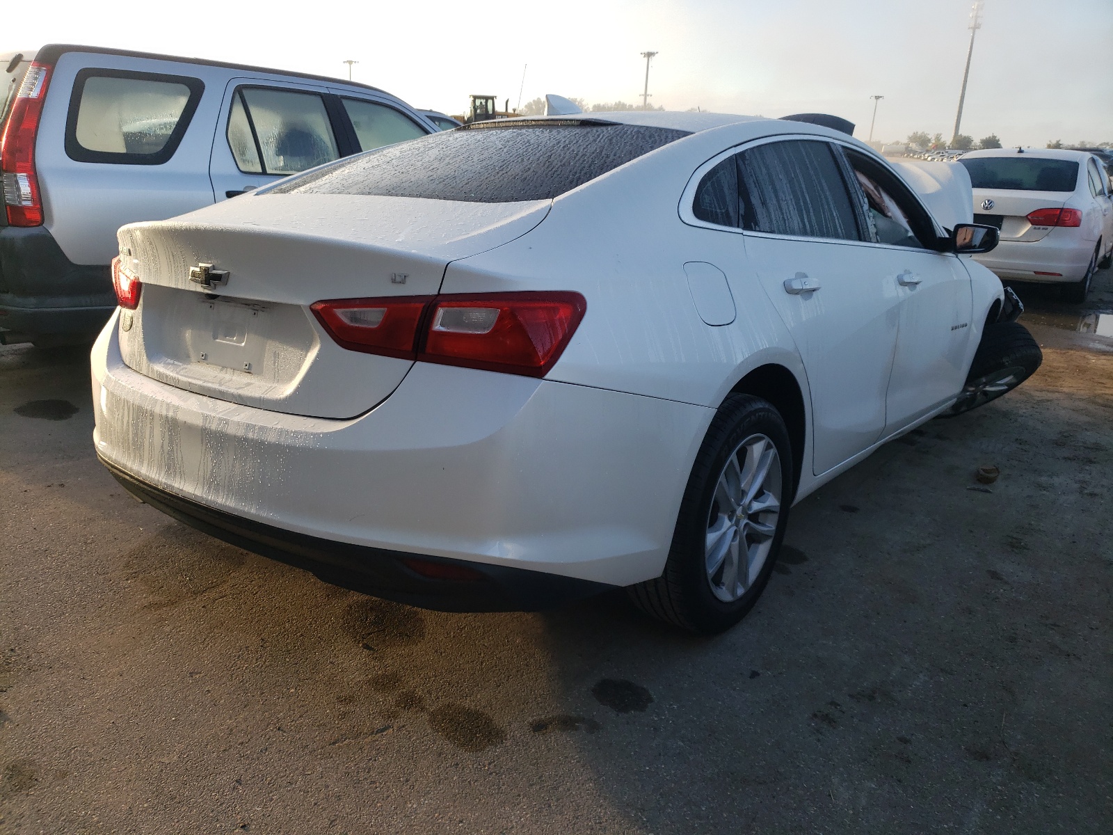 Photo 4 from auction – 2017 CHEVROLET MALIBU LT with VIN 1G1ZE5ST4HF203715