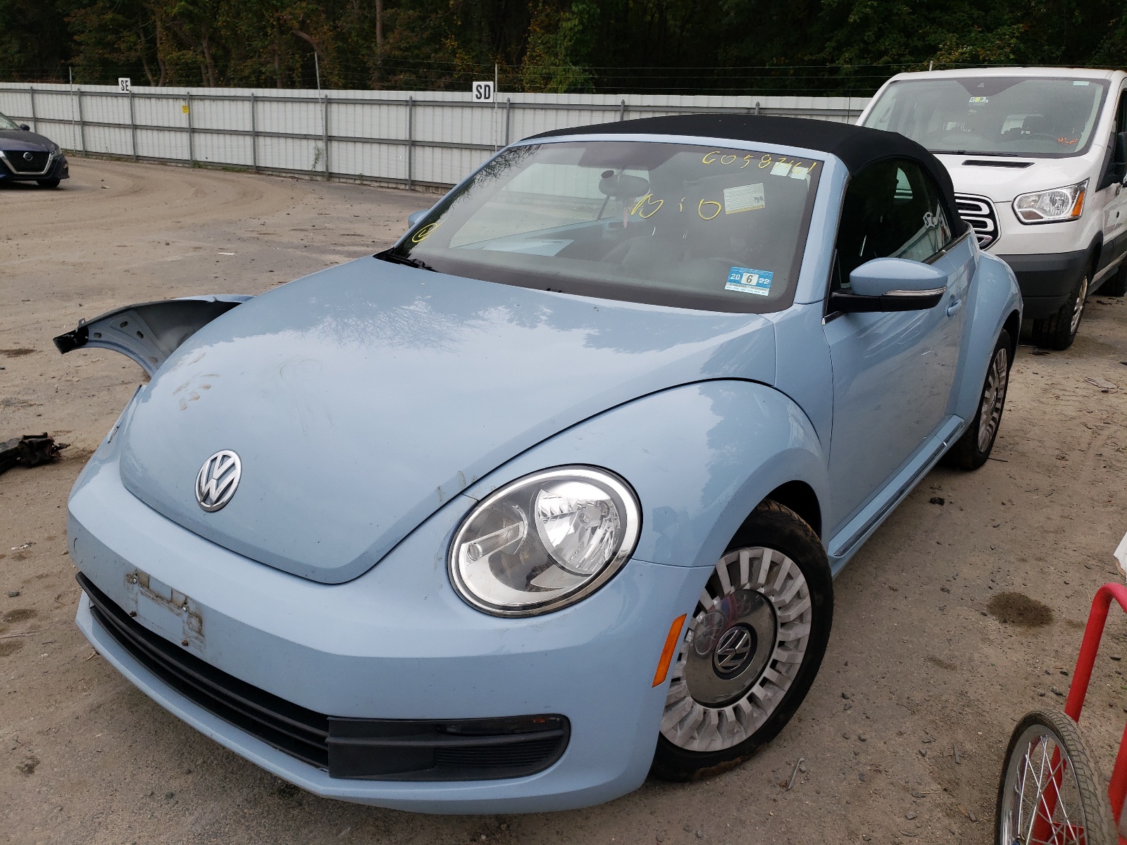 Photo 2 from auction – 2013 VOLKSWAGEN BEETLE with VIN 3VW5P7ATXDM816619