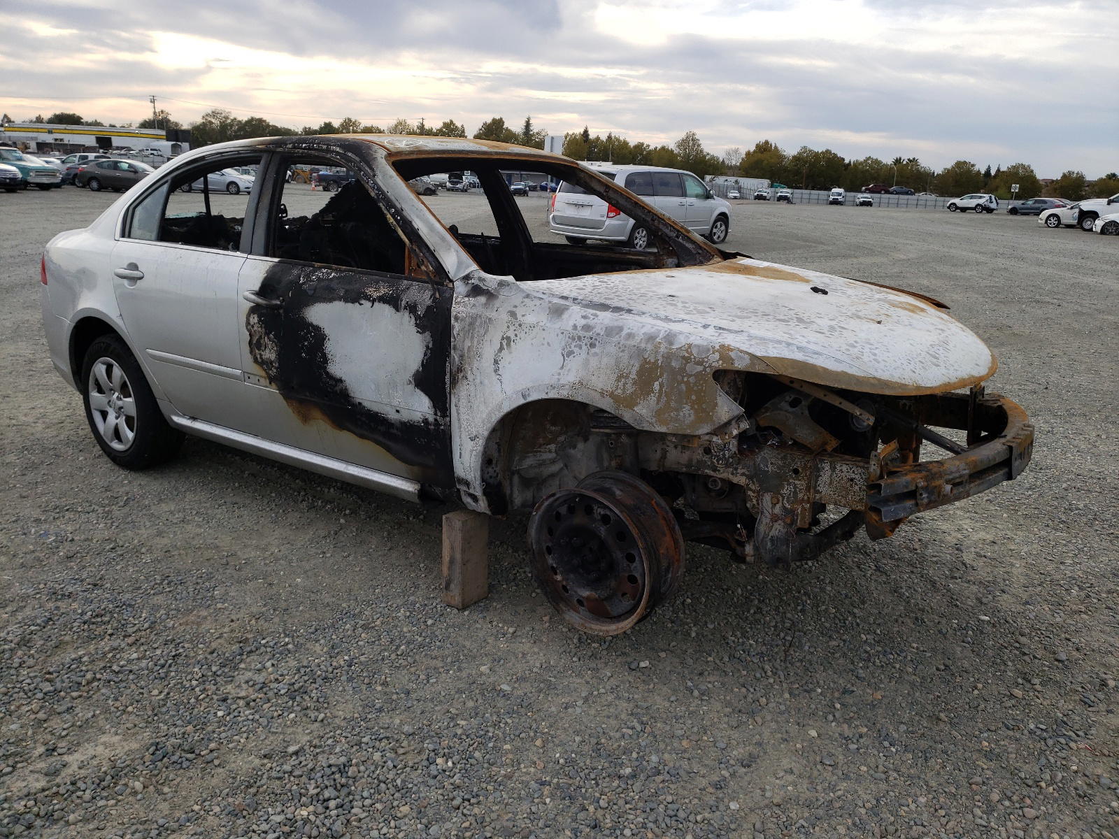 Photo 9 from auction – 2010 KIA OPTIMA LX with VIN KNAGG4A89A5379765