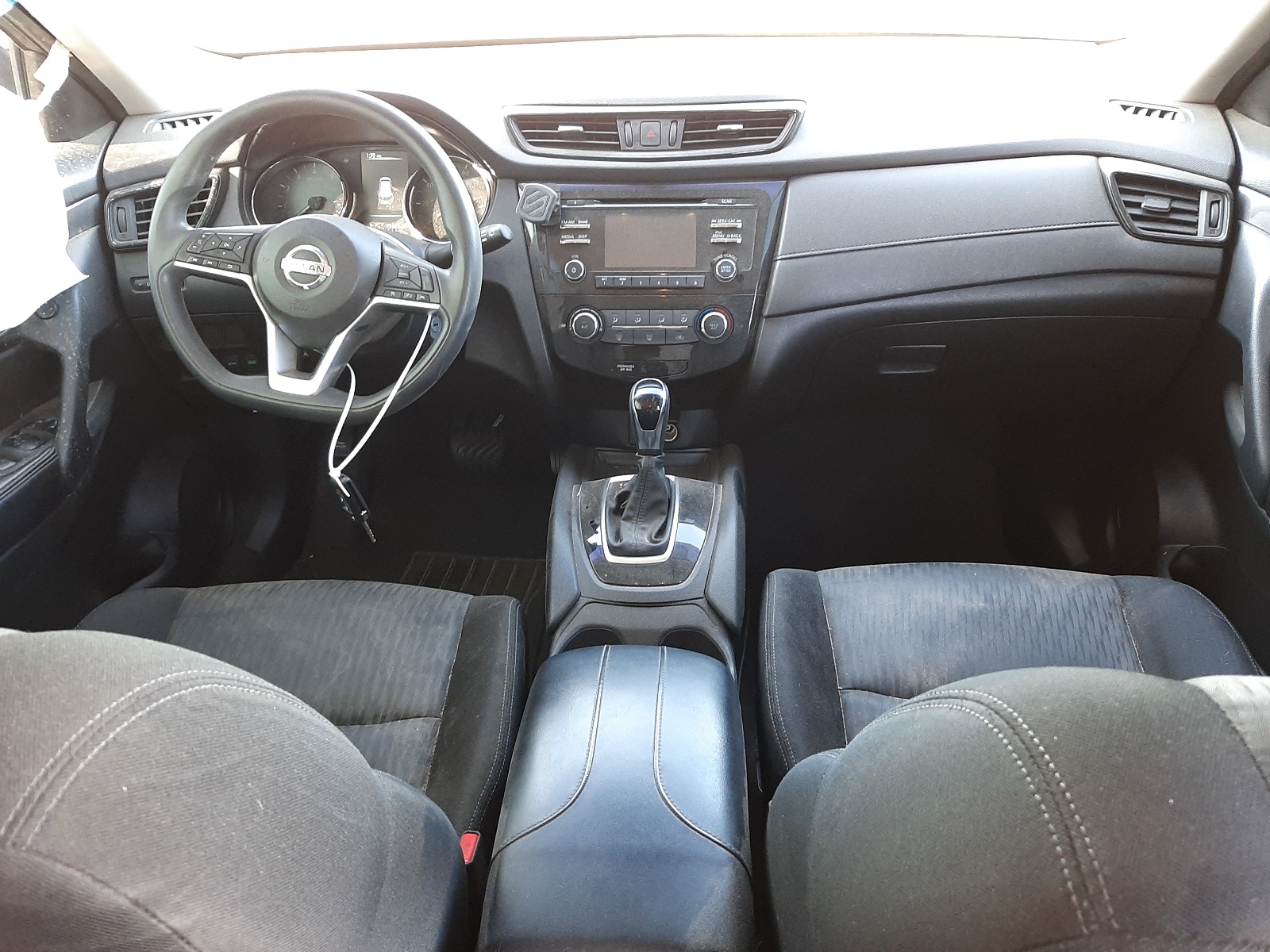 Photo 9 from auction – 2017 NISSAN ROGUE S with VIN JN8AT2MT8HW148695